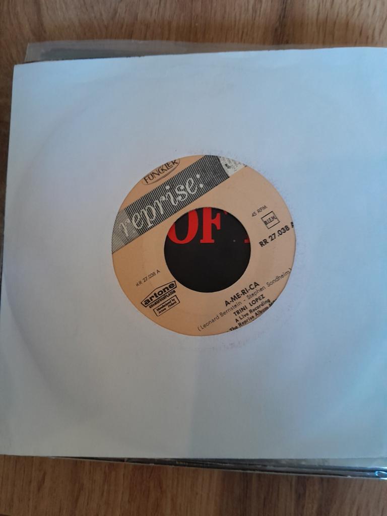 Trini lopez 7 inch  ame ri ca, Ophalen of Verzenden, Zo goed als nieuw, Pop