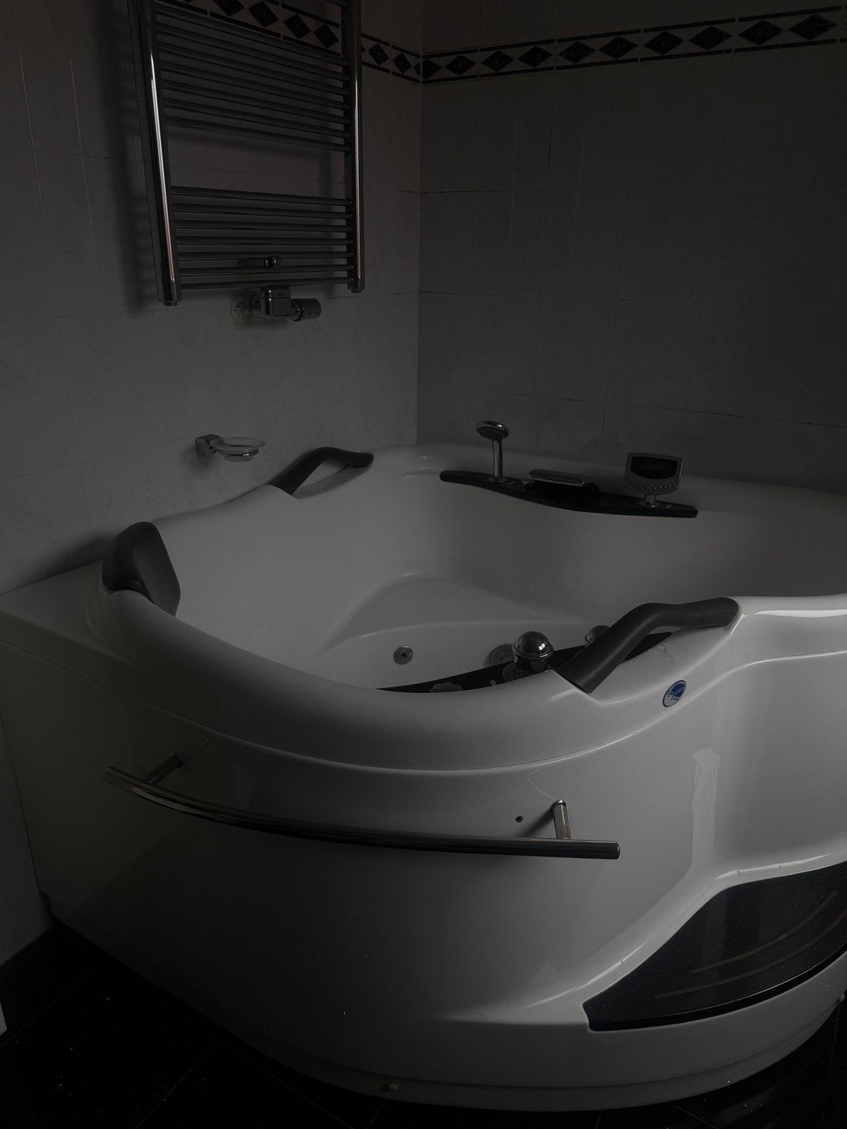 Luxe Oceana 2-persoons whirlpool hoekbad - Wit/Zwart, Ophalen of Verzenden, Gebruikt, Bad