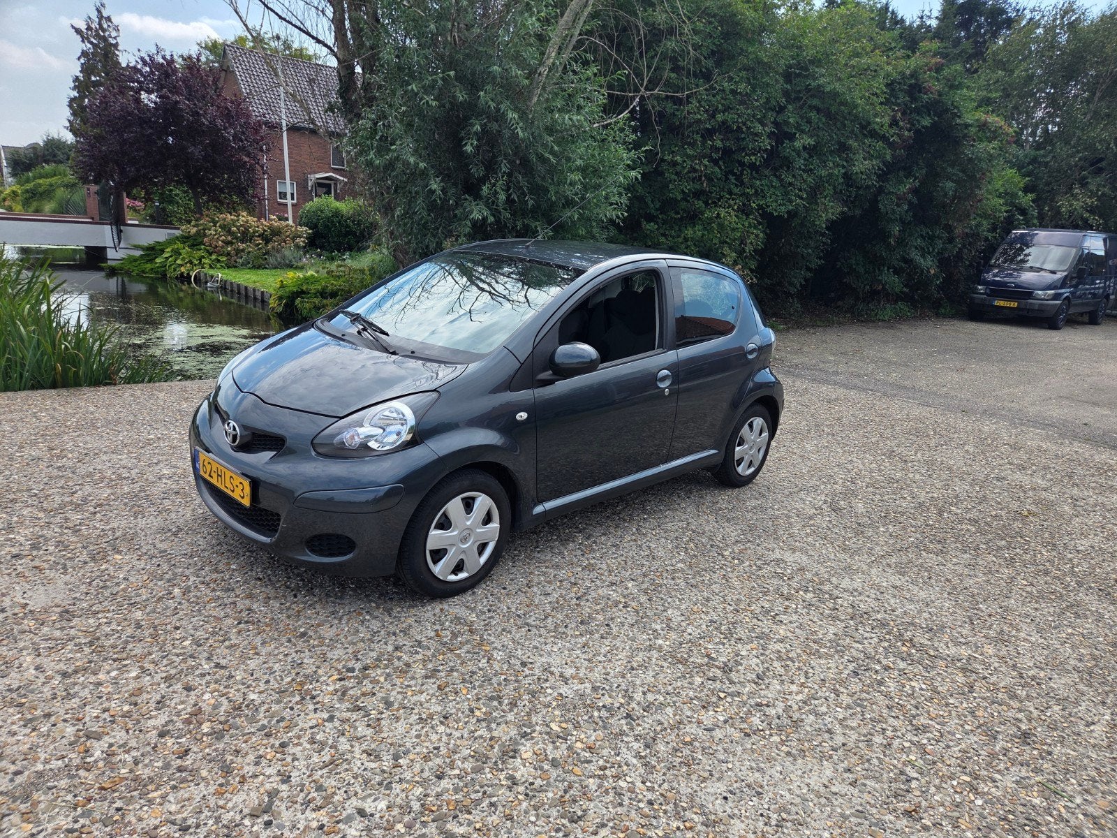 Toyota Aygo 1.0 12V Vvt-i 5DRS 2009 Grijs, Voorwielaandrijving, Elektrische ramen, 4 stoelen, 68 pk
