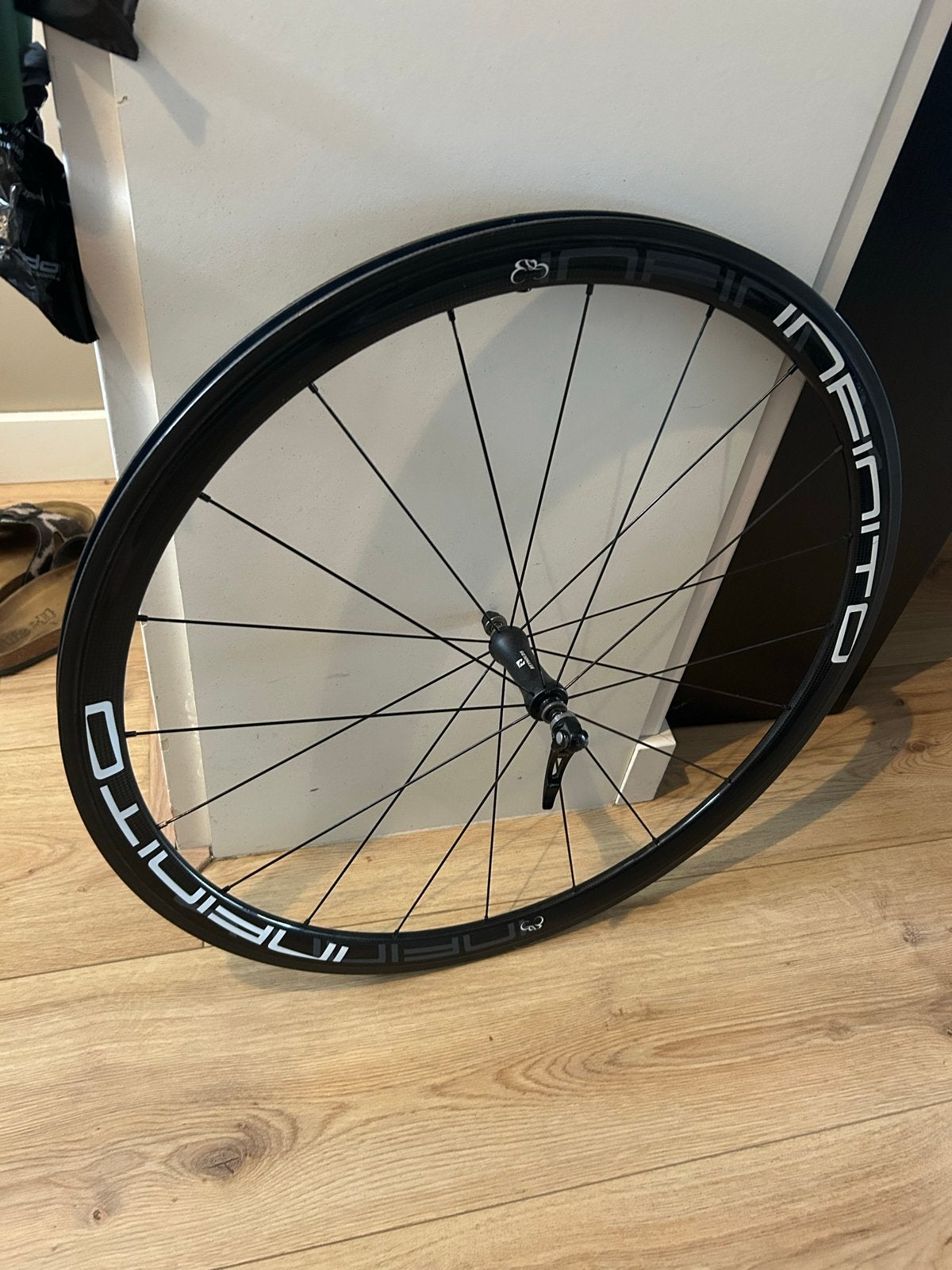 Infinito carbon voorwiel, Fietsen en Brommers, Fietsonderdelen, Overige materialen, Zo goed als nieuw, Racefiets, Ophalen