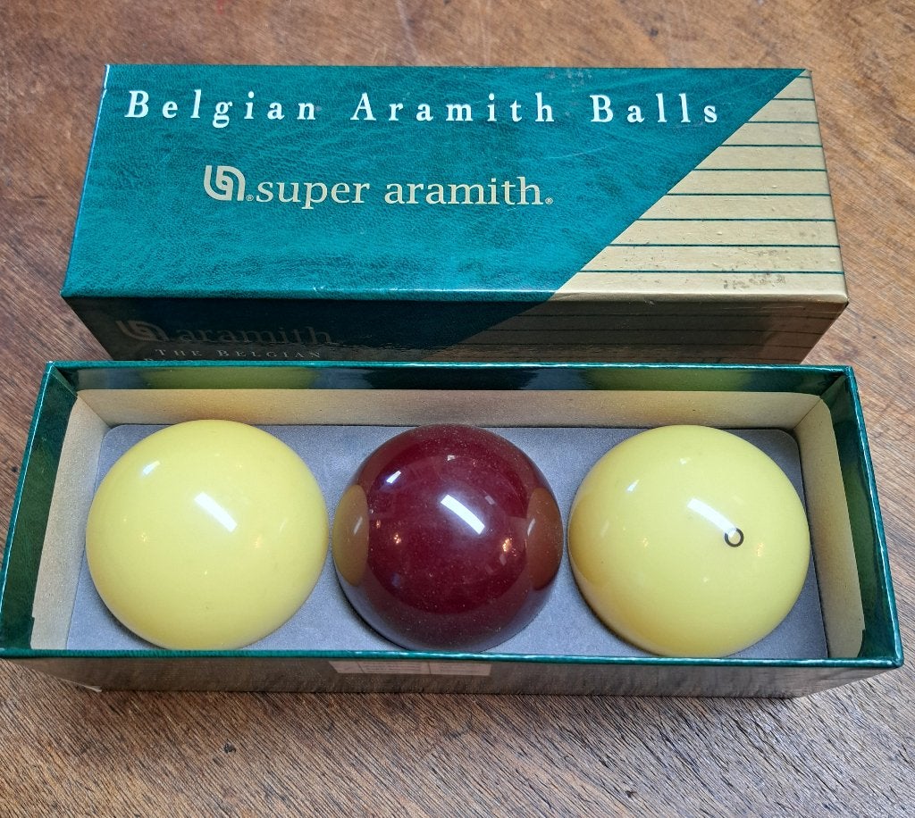 Nieuwe biljart ballen en krijtjes maar ook horeca decoraties, Ophalen, Nieuw, Biljarttafel
