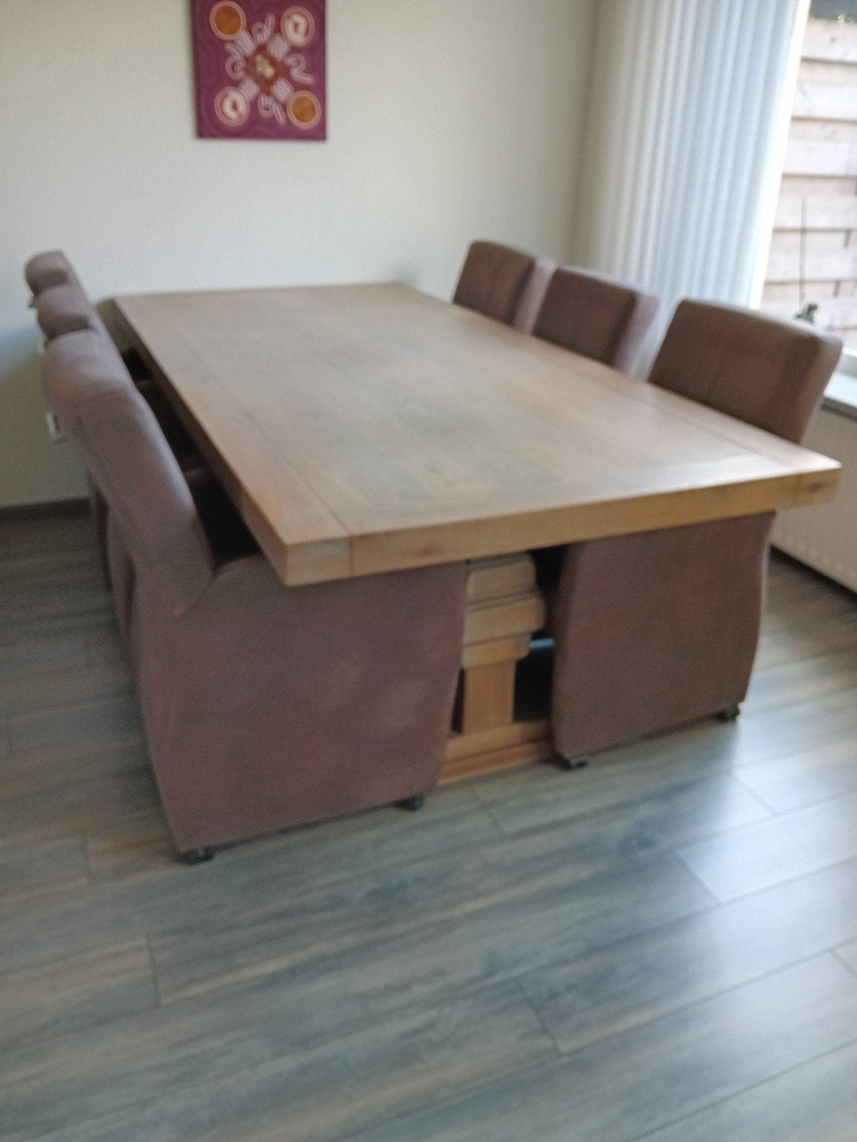 Grote eethoek in vergrijsd geborsteld eiken, Huis en Inrichting, Ophalen, Gebruikt, Landelijk modern, 6 tot 8 stoelen