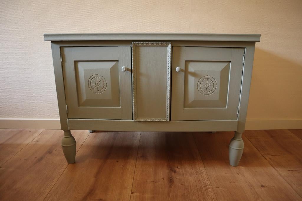 Vintage kastje met houtsnijwerk, Huis en Inrichting, Ophalen, 25 tot 50 cm, 50 tot 100 cm
