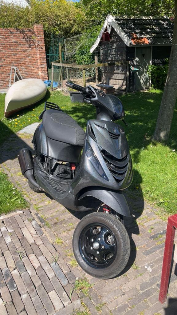 Piaggo zip 172cc stage2, Fietsen en Brommers, Scooters | Piaggio, Zo goed als nieuw, Zip, Tweetakt, Ophalen