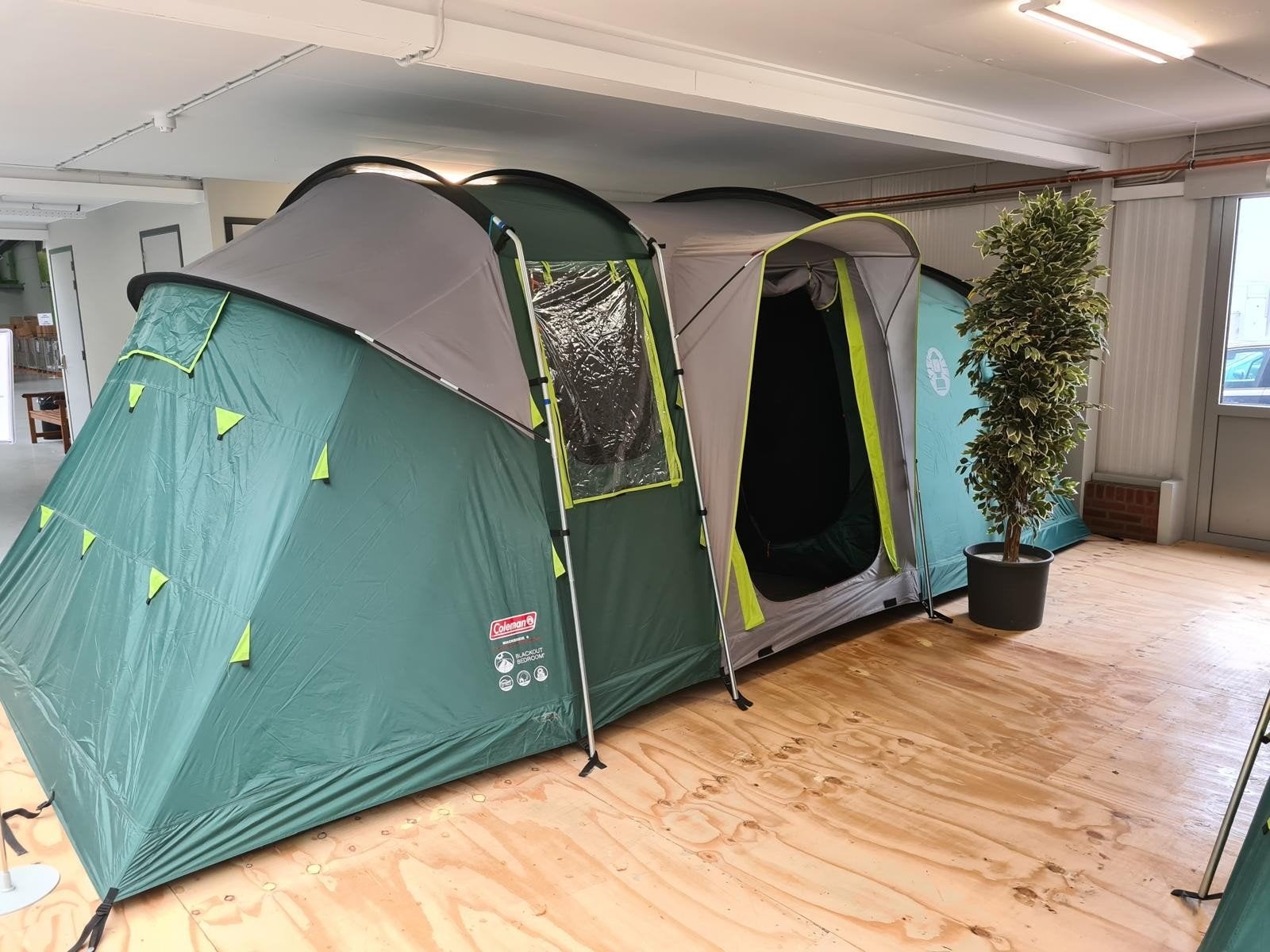 Coleman MacKenzie 6 BlackOut Vis-à-vis tunneltent, Ophalen, Zo goed als nieuw, Tot en met 6