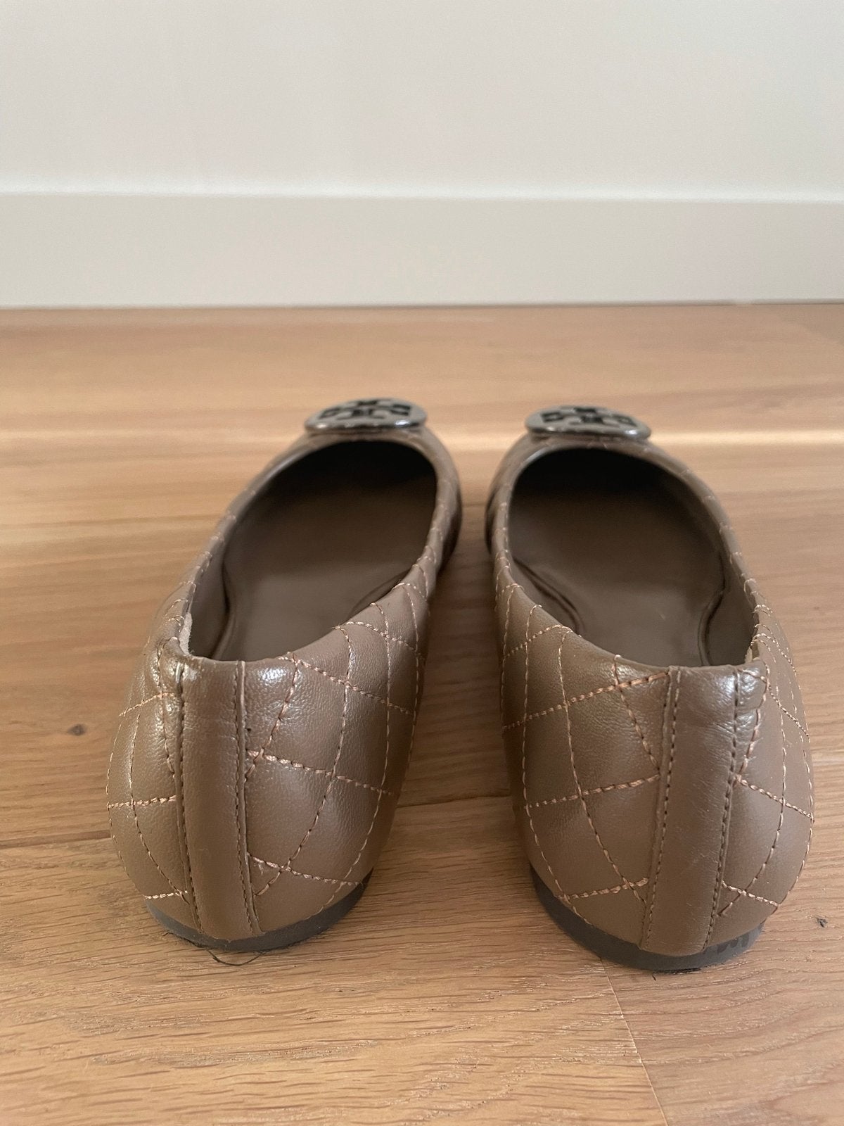 Tory Burch Ballerina's - Zo goed als nieuw maat 40, Kleding | Dames, Ophalen of Verzenden, Zo goed als nieuw, Bruin, Ballerina's