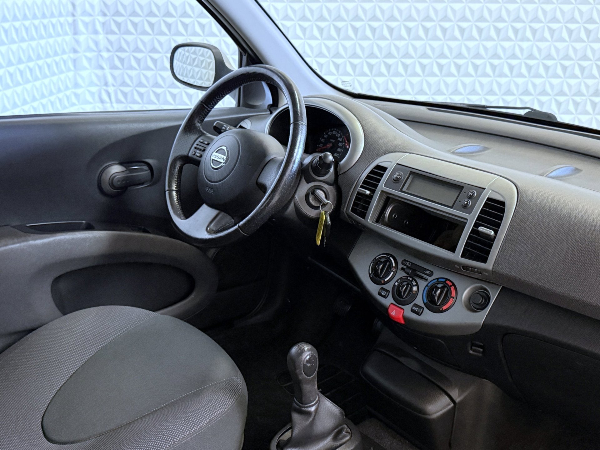 Nissan Micra 1.2 Forza AIRCO én APK tot 05-2027! 173.000km, Auto's, Voorwielaandrijving, Gebruikt, 31 €/maand, 4 cilinders