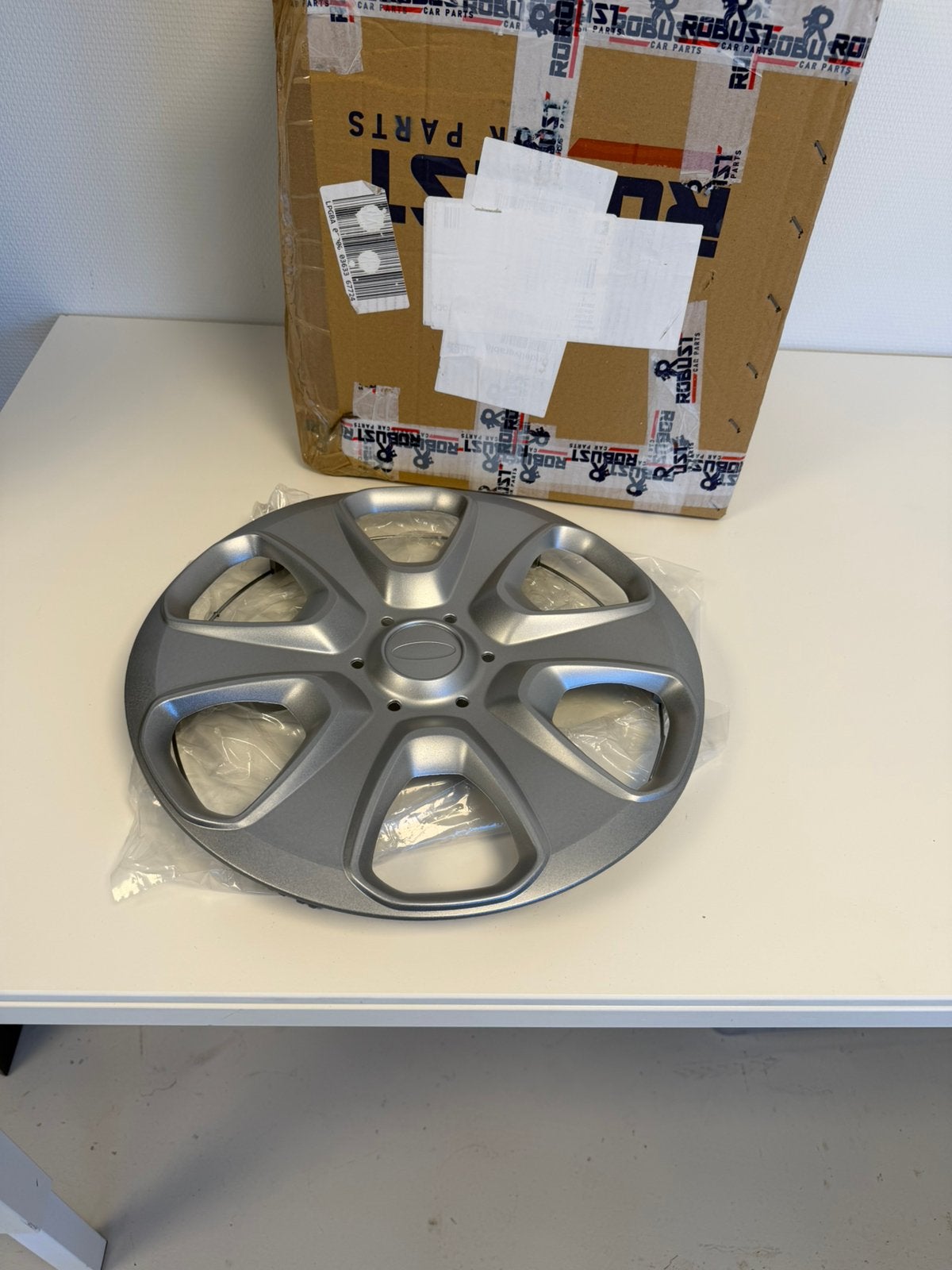 Ford Fiesta 15 Inch Wieldoppen Set 4 stuks NIEUW 15” zilver, Nieuw, Ophalen of Verzenden, H, H