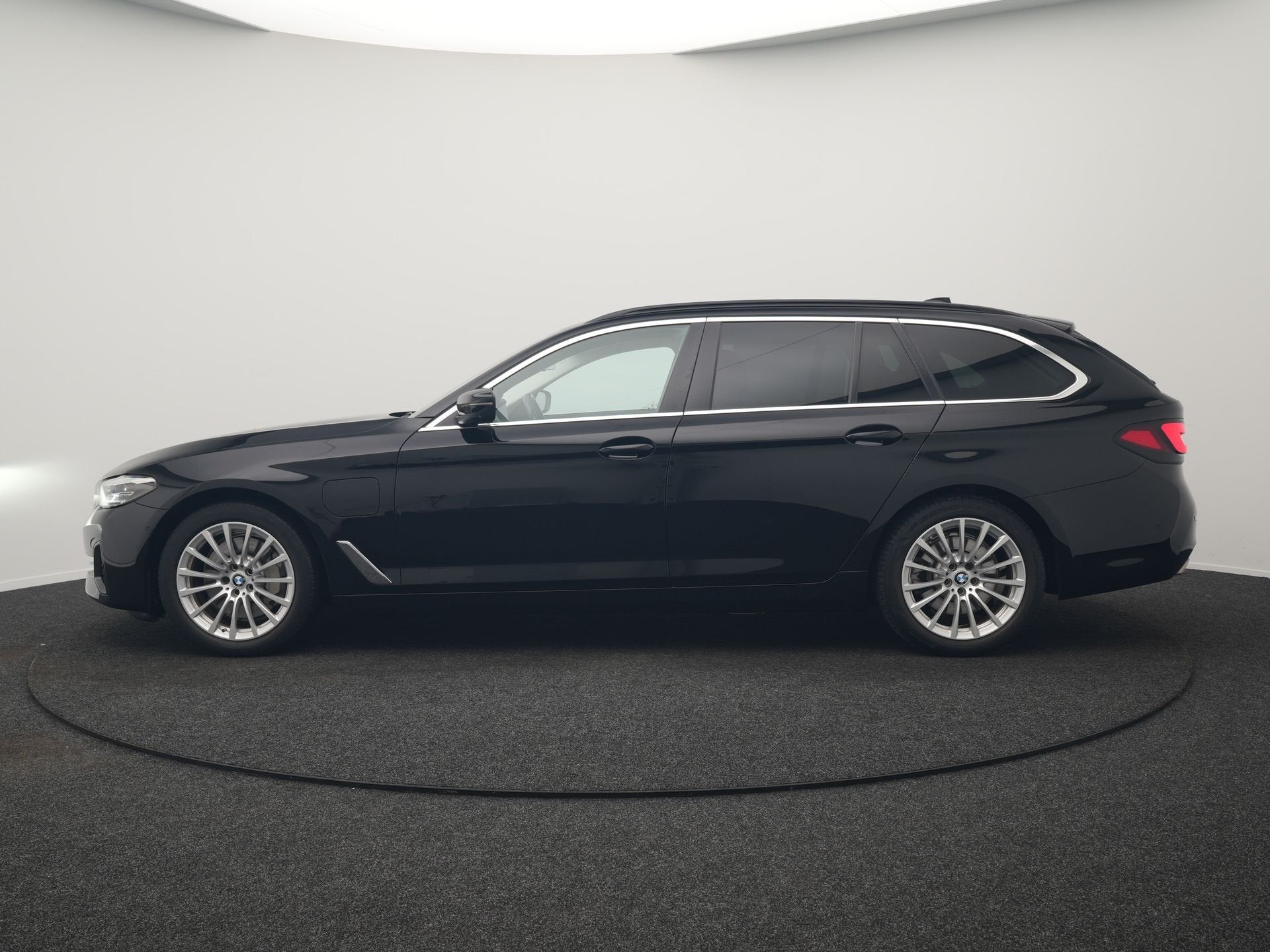 BMW 5 Serie Touring 530e xDrive Business Edition Plus PHEV 2, 1998 cc, Gebruikt, Euro 6, 4 cilinders
