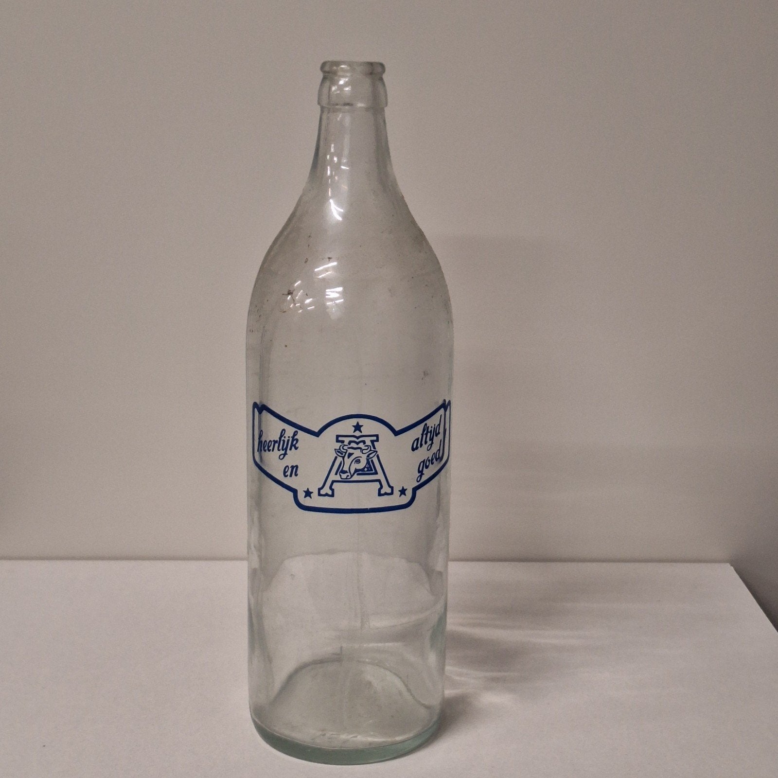 Vintage melkfles met 'heerlijk en altijd goed' opdruk, Verzenden