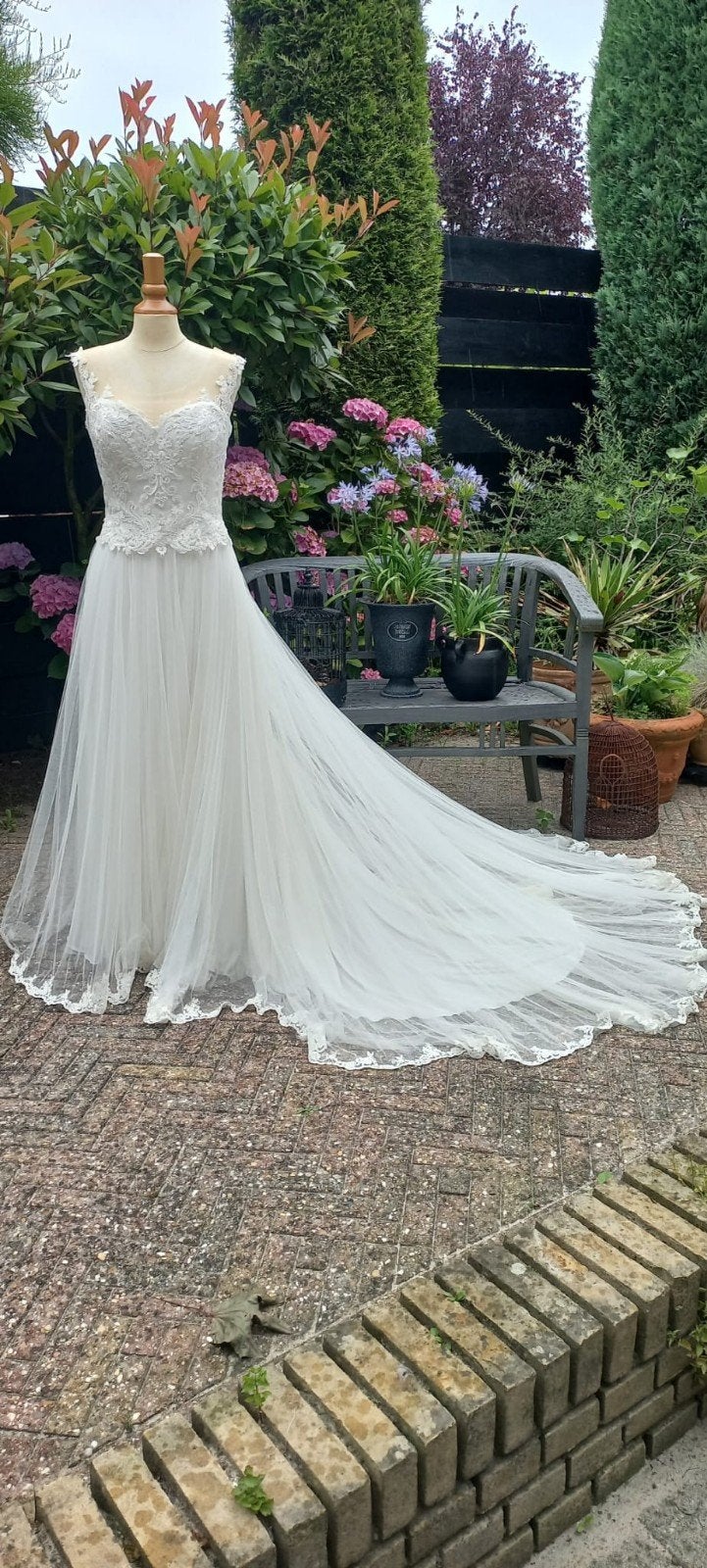 Prachtige Modeca Trouwjurk met Kant en Tule Sleep mt 38, Trouwjurk, Overige kleuren, Ophalen of Verzenden, Zo goed als nieuw