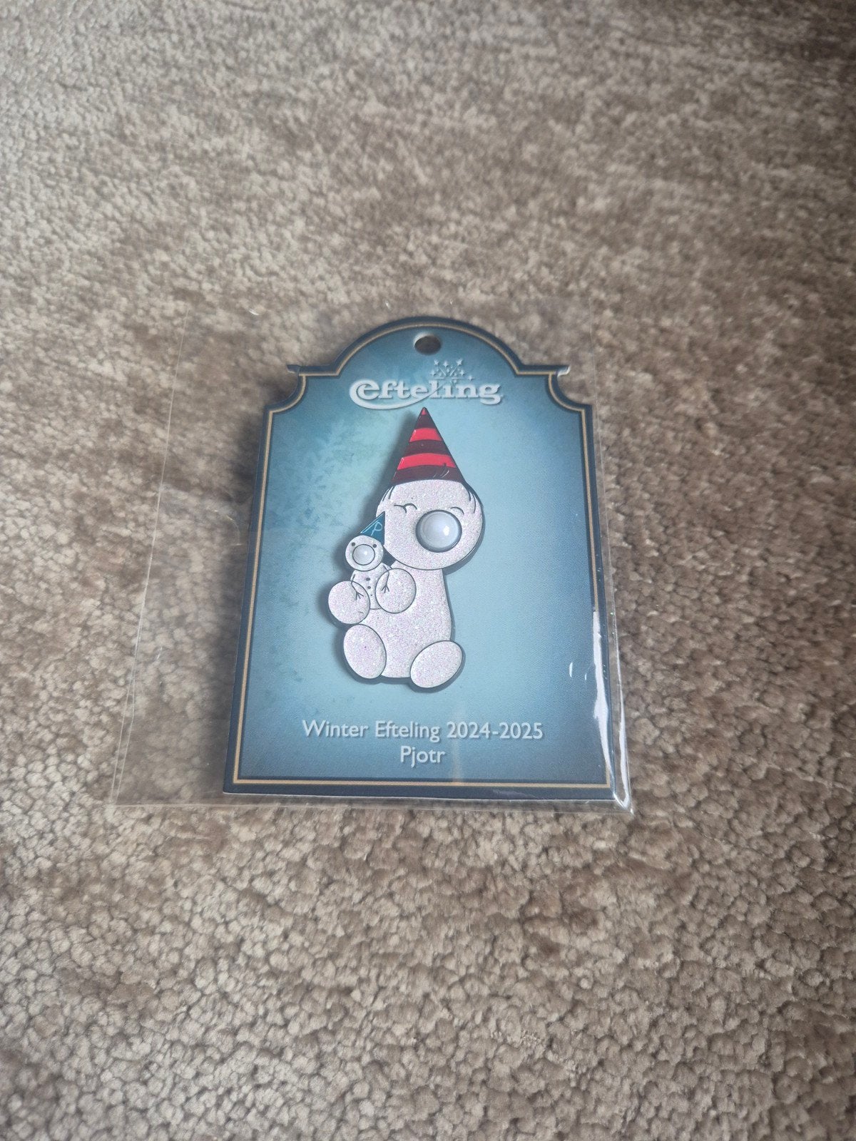 Efteling Pin Winter Pjotr 2024 / 2025, Ophalen of Verzenden, Nieuw, Button of Speldje