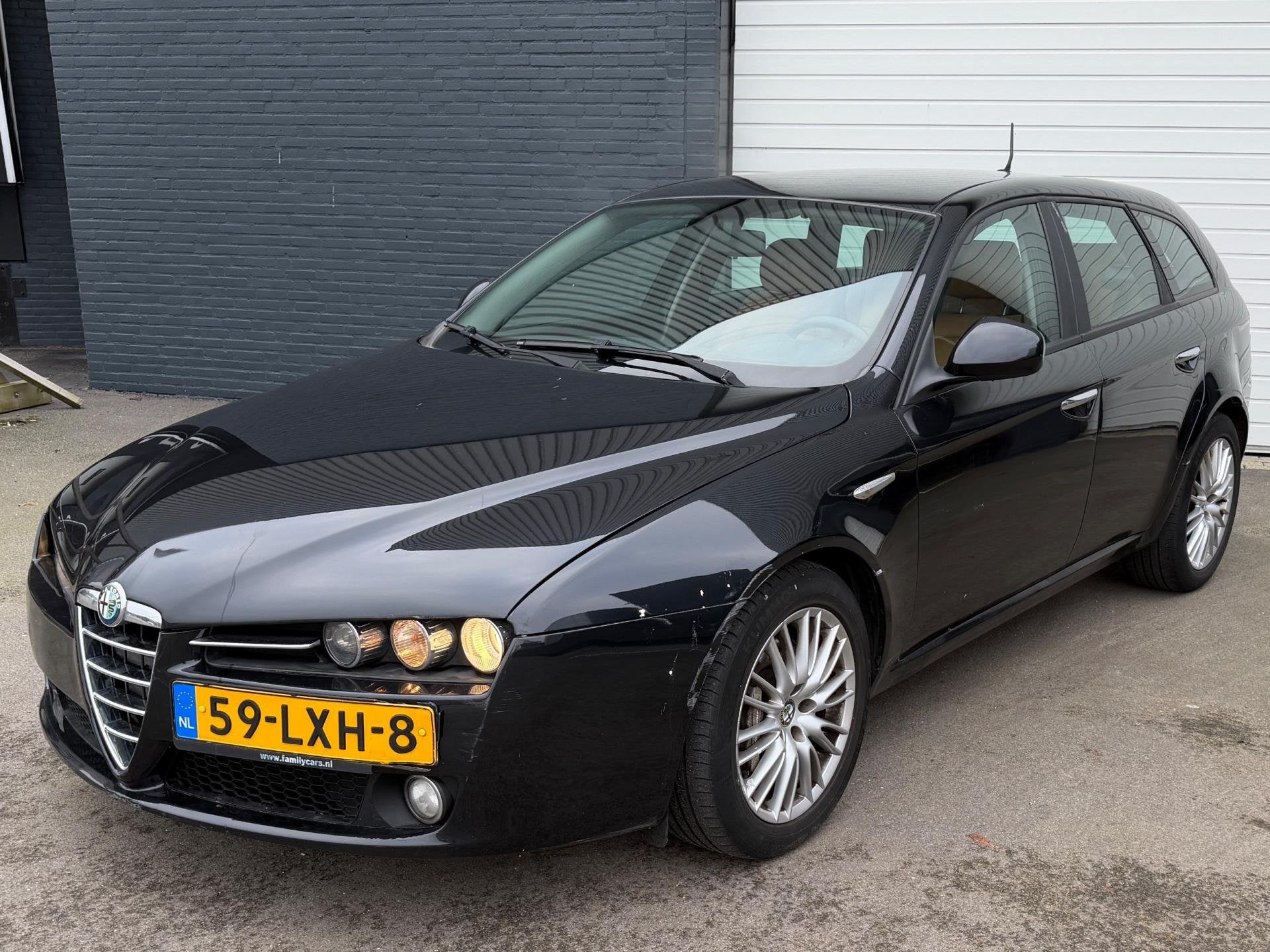 Alfa Romeo 159 Sportwagon 1.7 T Progression LEDER/CRUISE/CLI, Auto's, Alfa Romeo, Voorwielaandrijving, Euro 5, Gebruikt, Zwart