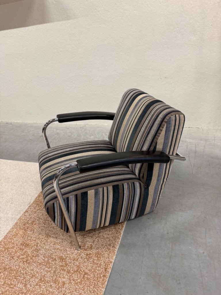 Als nieuw Leolux Scylla Fauteuil blauw stof Design stoel, Leolux, Info@leolux.nl, 75 tot 100 cm, Ophalen of Verzenden