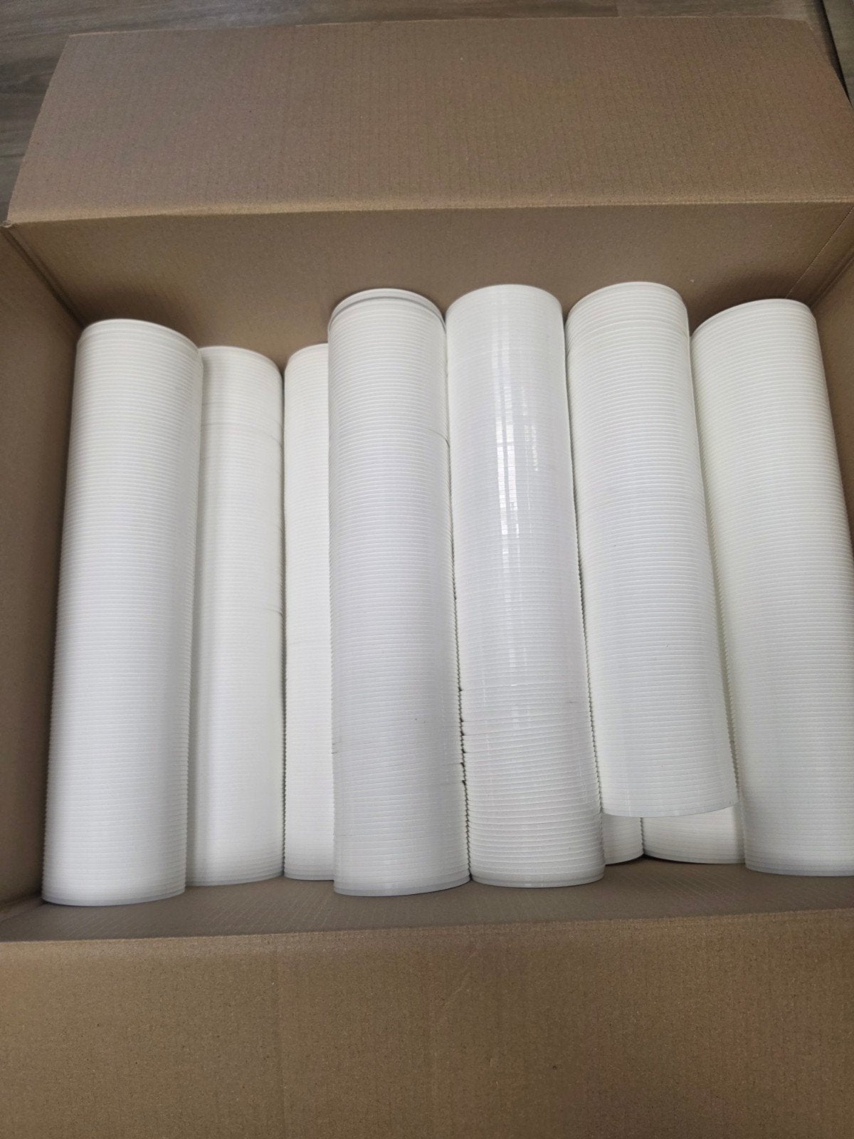 Partij witten plastic dekseltjes, Ophalen of Verzenden