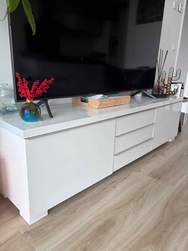 Te koop: ZGAN TV meubel Bestå Burs Ikea 180x42x32, Huis en Inrichting, Ophalen of Verzenden, Zo goed als nieuw, 25 tot 50 cm, Minder dan 100 cm