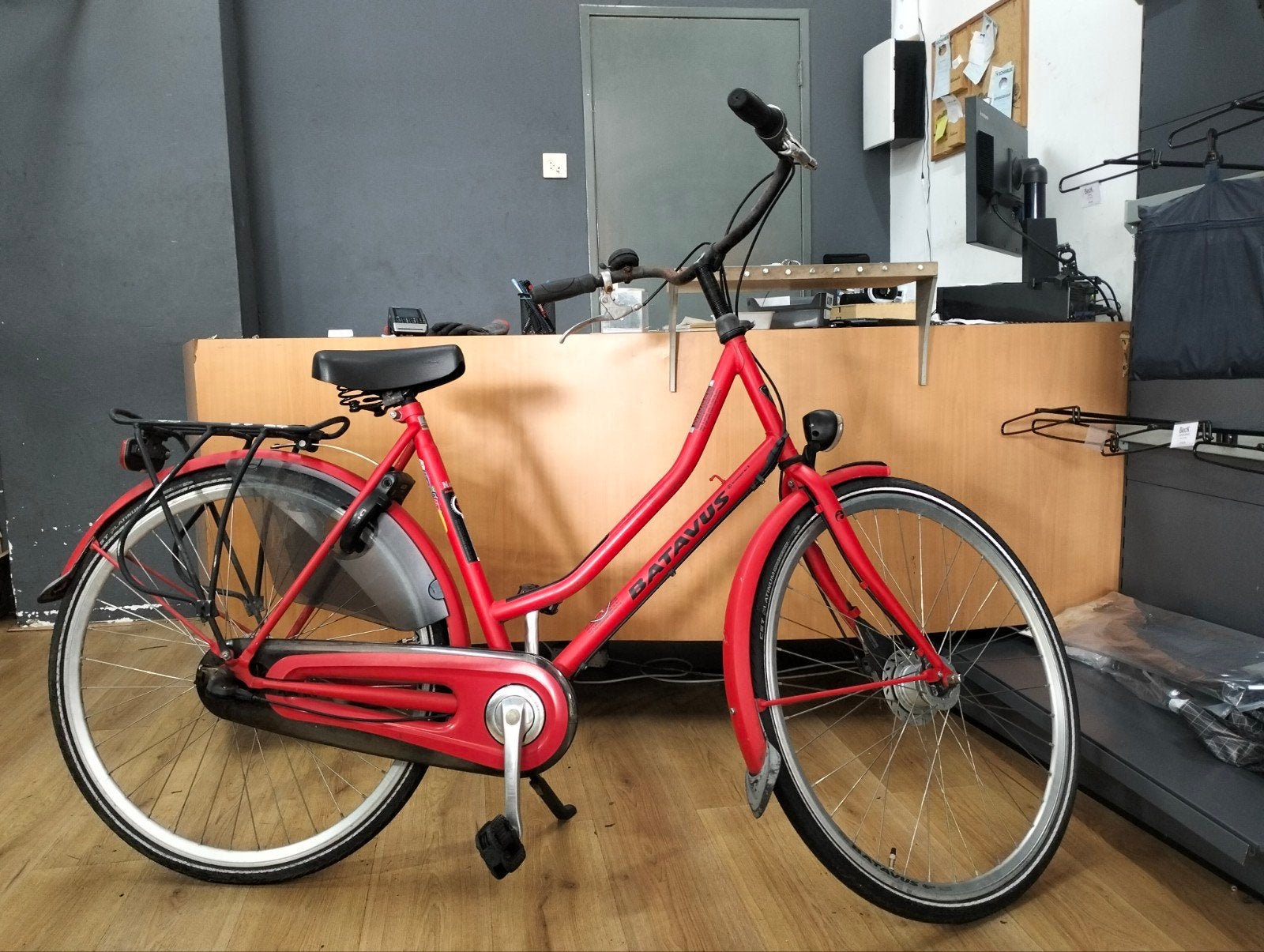 Batavus stadsfiets rood, Fietsen en Brommers, Fietsen | Dames | Omafietsen, Zo goed als nieuw, 53 tot 56 cm, Versnellingen, Ophalen
