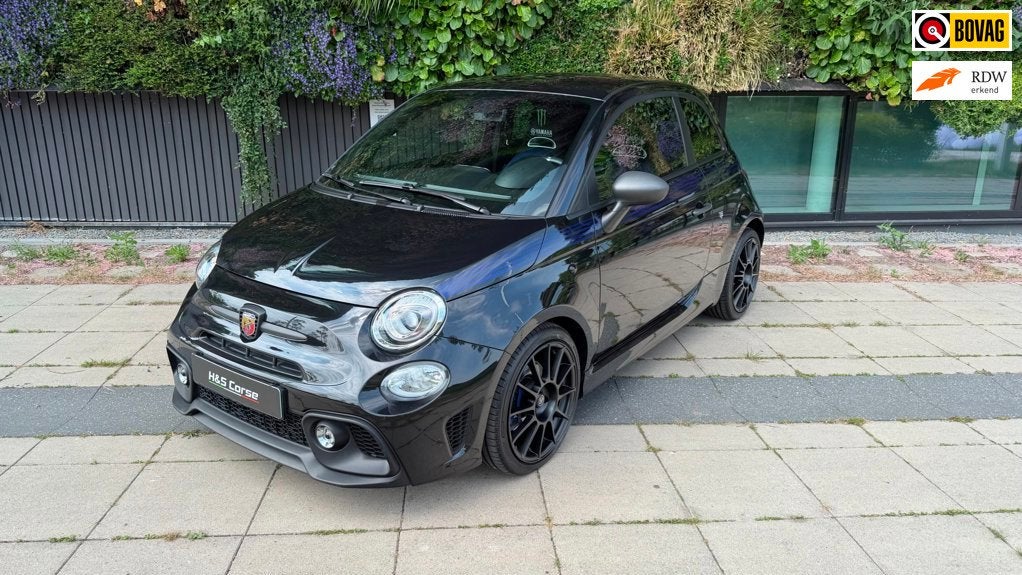 Abarth 595 1.4 T-Jet Abarth Turismo Yamaha Racing Limited ON, Auto's, Abarth, Voorwielaandrijving, Gebruikt, 4 cilinders, 4 stoelen