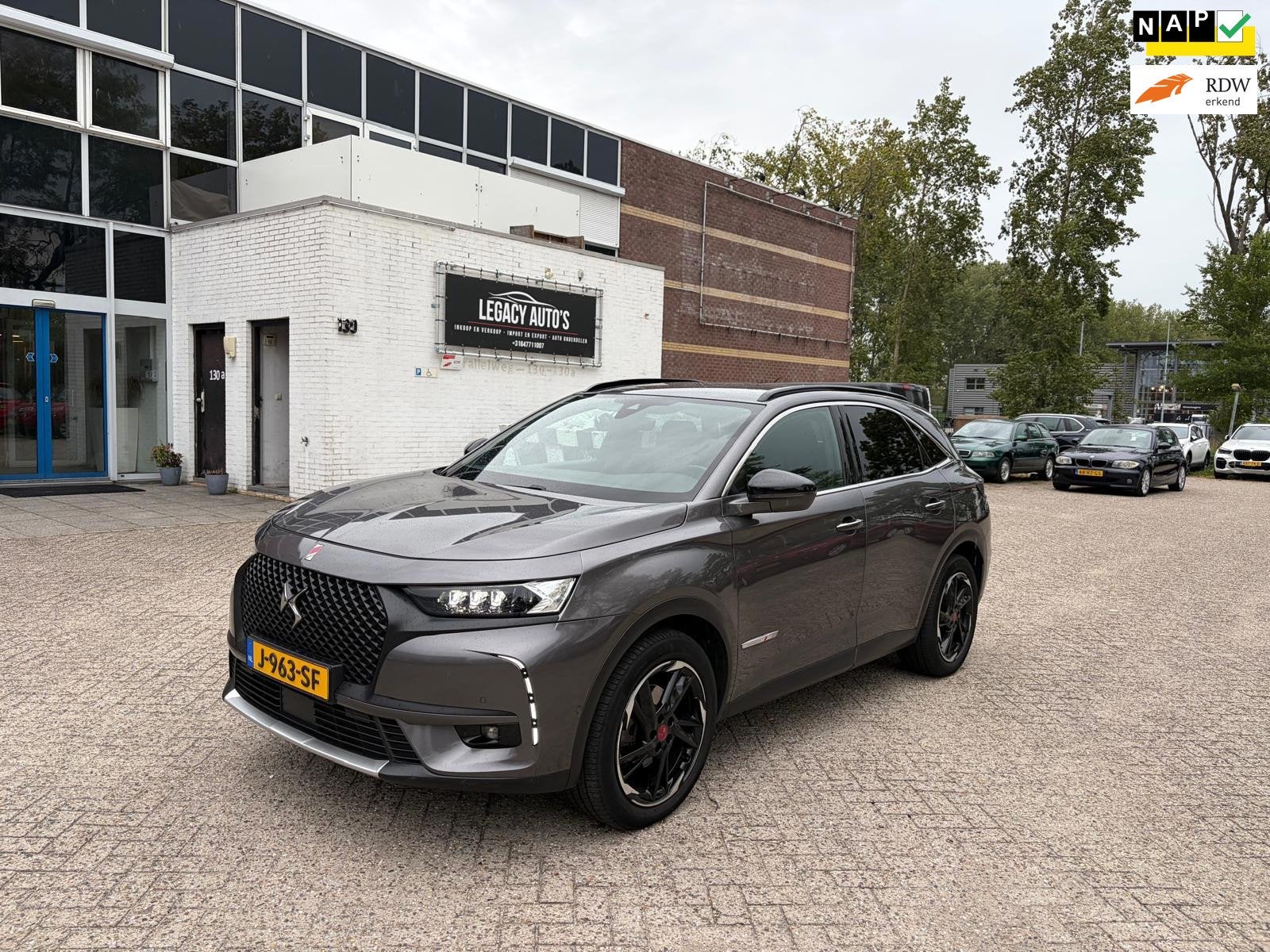 DS 7 Crossback 1.2 PureTech Executive - Vol opties - Distrib, Auto's, Dealer onderhouden, Gebruikt, 1199 cc, Leder en Stof