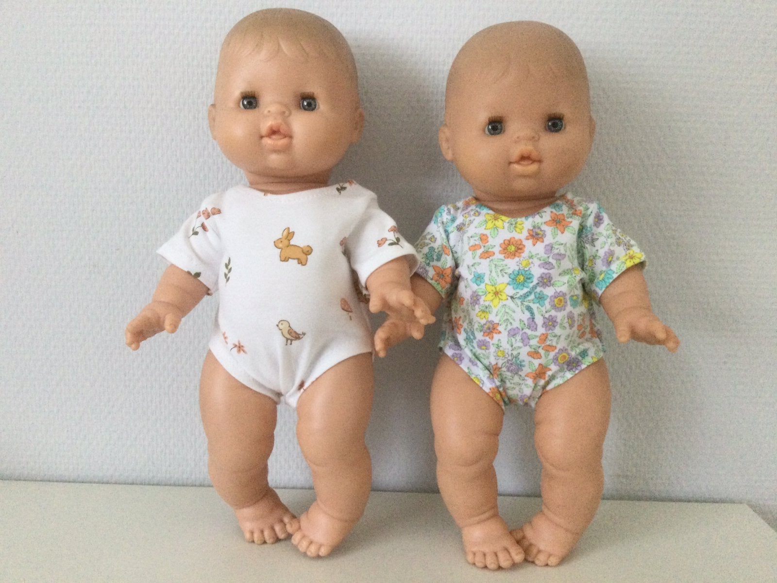 Poppenkleertjes babypop 34 cm Reina Paola pop 34 cm romper, Ophalen of Verzenden, Nieuw, Babypop