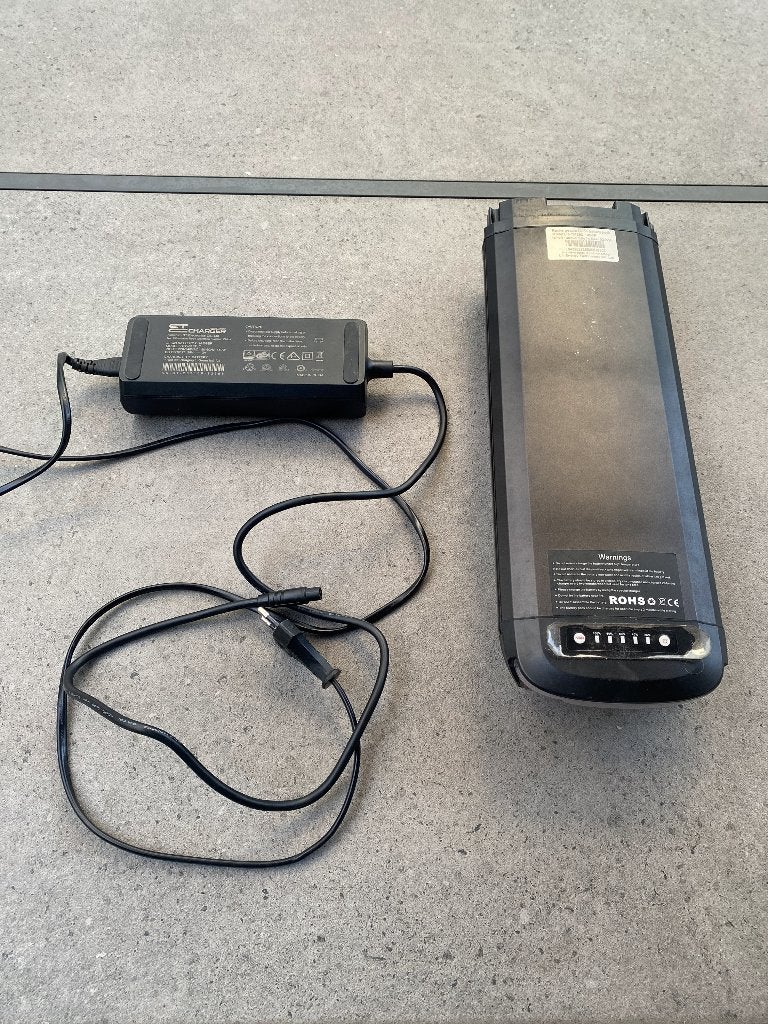 Accu en lader e-bike VanDijck Ceres, Ophalen, Gebruikt