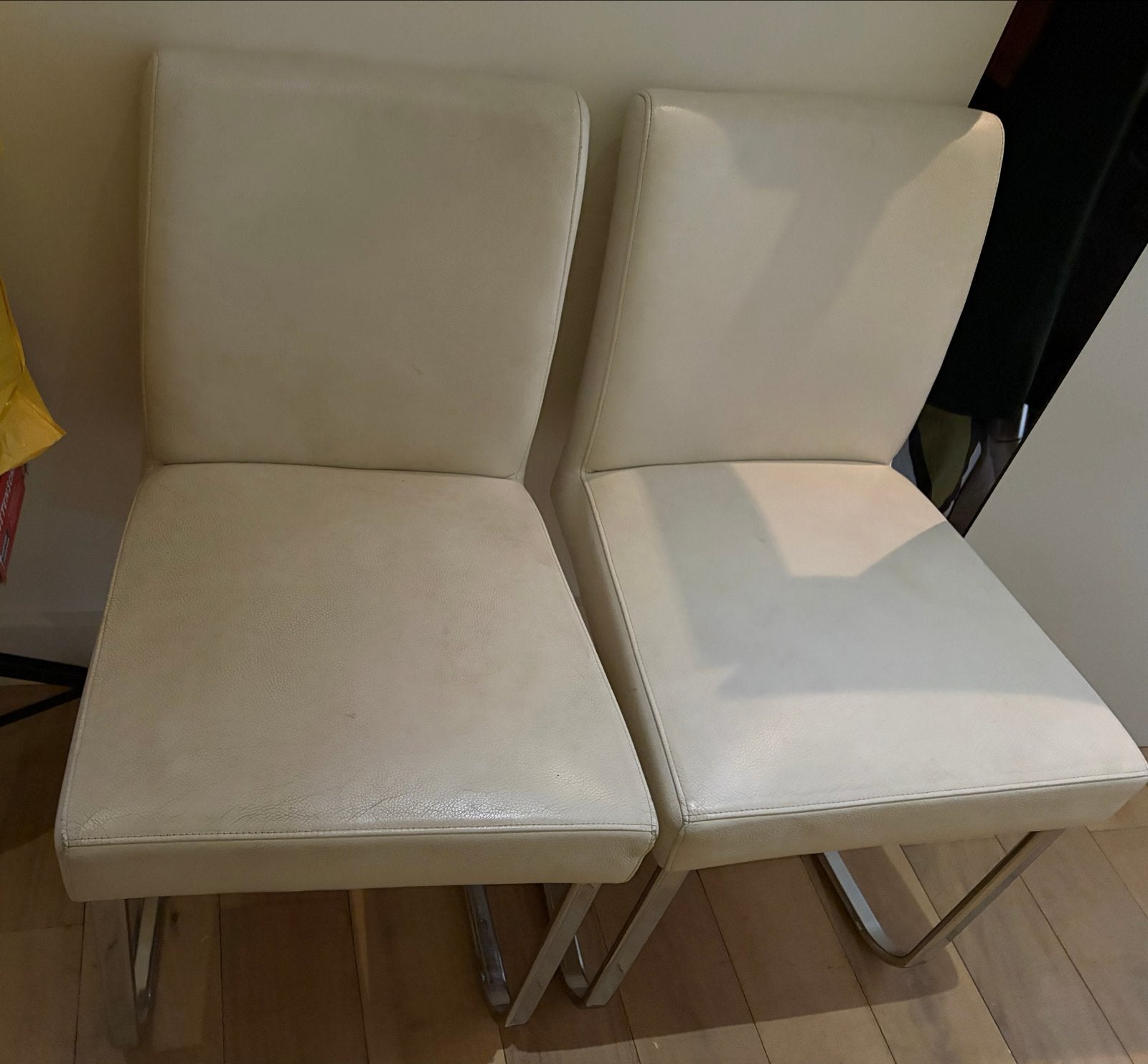 4 Witte Leren Eetkamerstoelen - Modern Design, Huis en Inrichting, Stoelen, Ophalen, Gebruikt, Wit, Leer