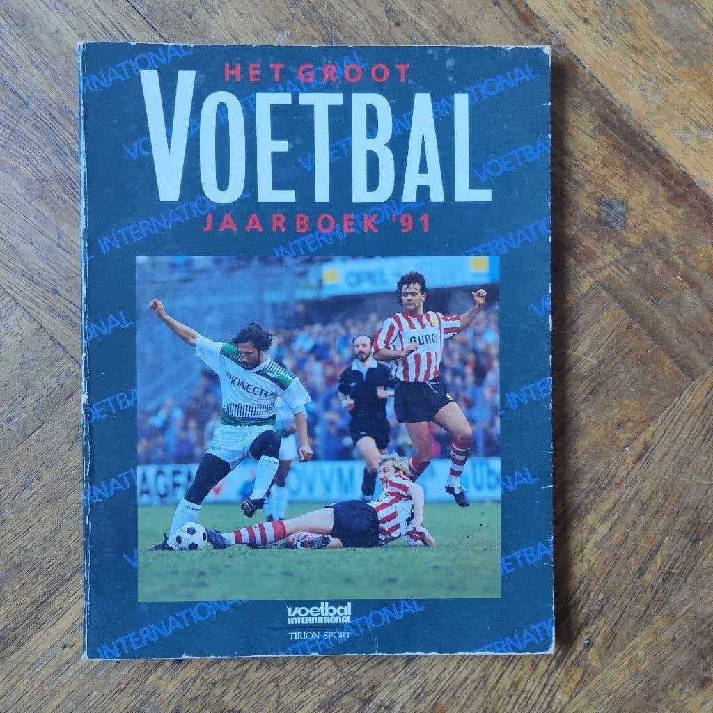 Het groot voetbal jaarboek 1991, Boeken, Ophalen of Verzenden, Balsport, Onbekend, Gelezen