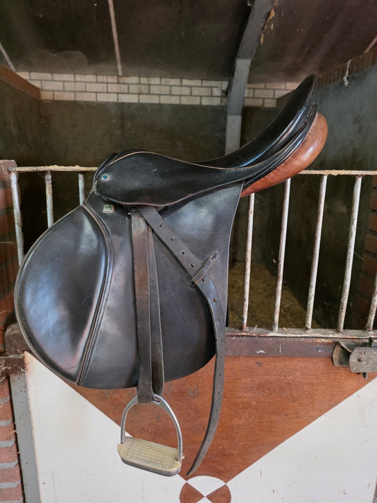 Stübben springzadel en pony veelzijdigheidszadel, Dieren en Toebehoren, Paarden en Pony's | Zadels, Ophalen, Gebruikt, Stubben