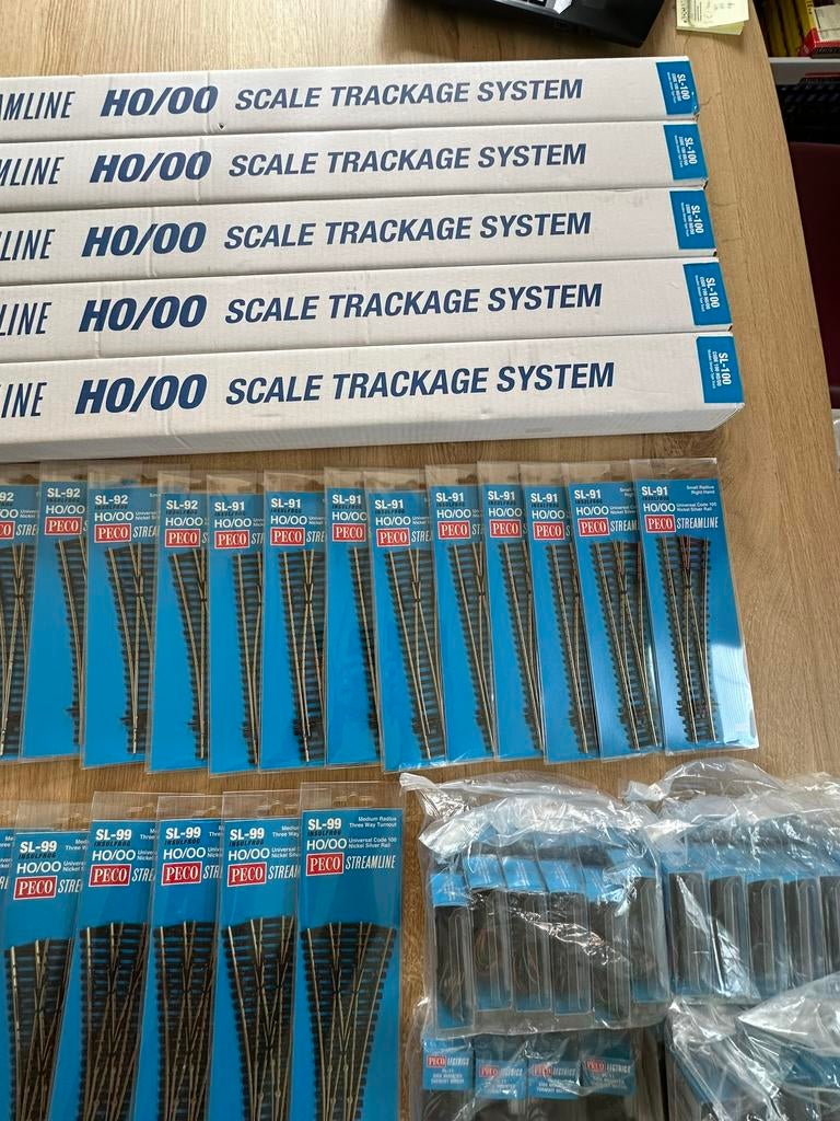 Peco Code 100 railpakket flexrails wissels aandrijvingen enz, Hobby en Vrije tijd, Modeltreinen | H0, Overige merken, Gelijkstroom