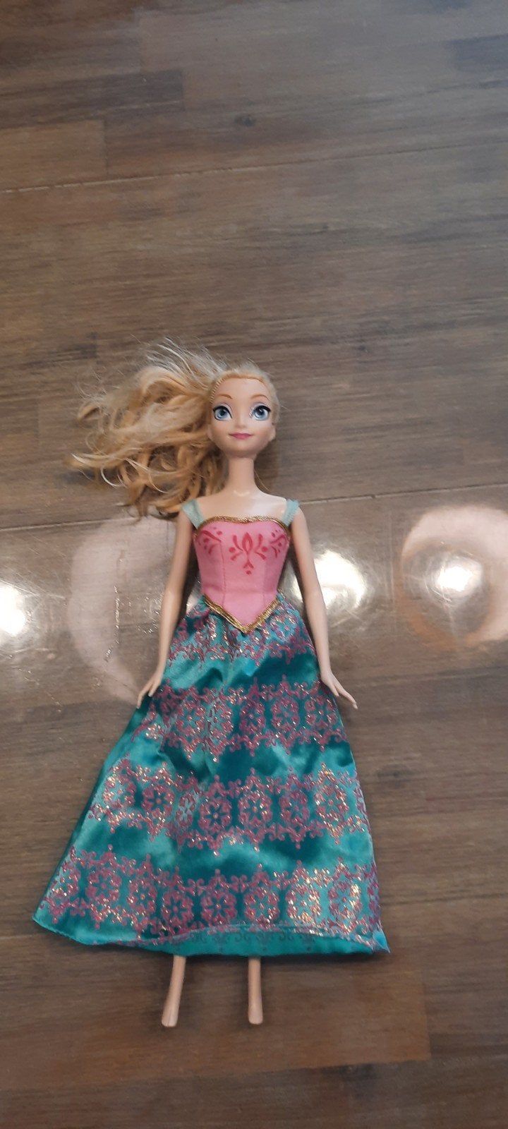 Elsa pop Frozen met jurk, Ophalen of Verzenden, Gebruikt, Barbie