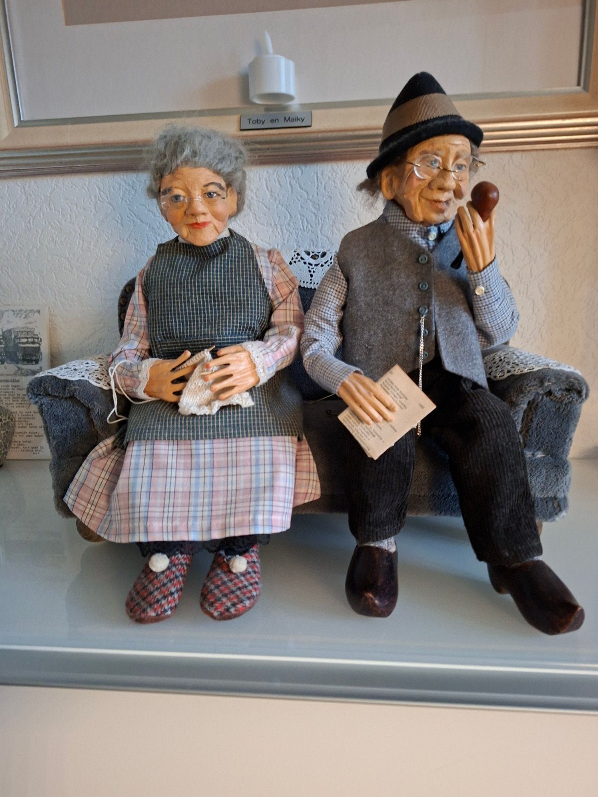 Uniek handgemaakt poppenpaar op bankje, Ophalen, Zo goed als nieuw, Pop, Levensecht of Reborn