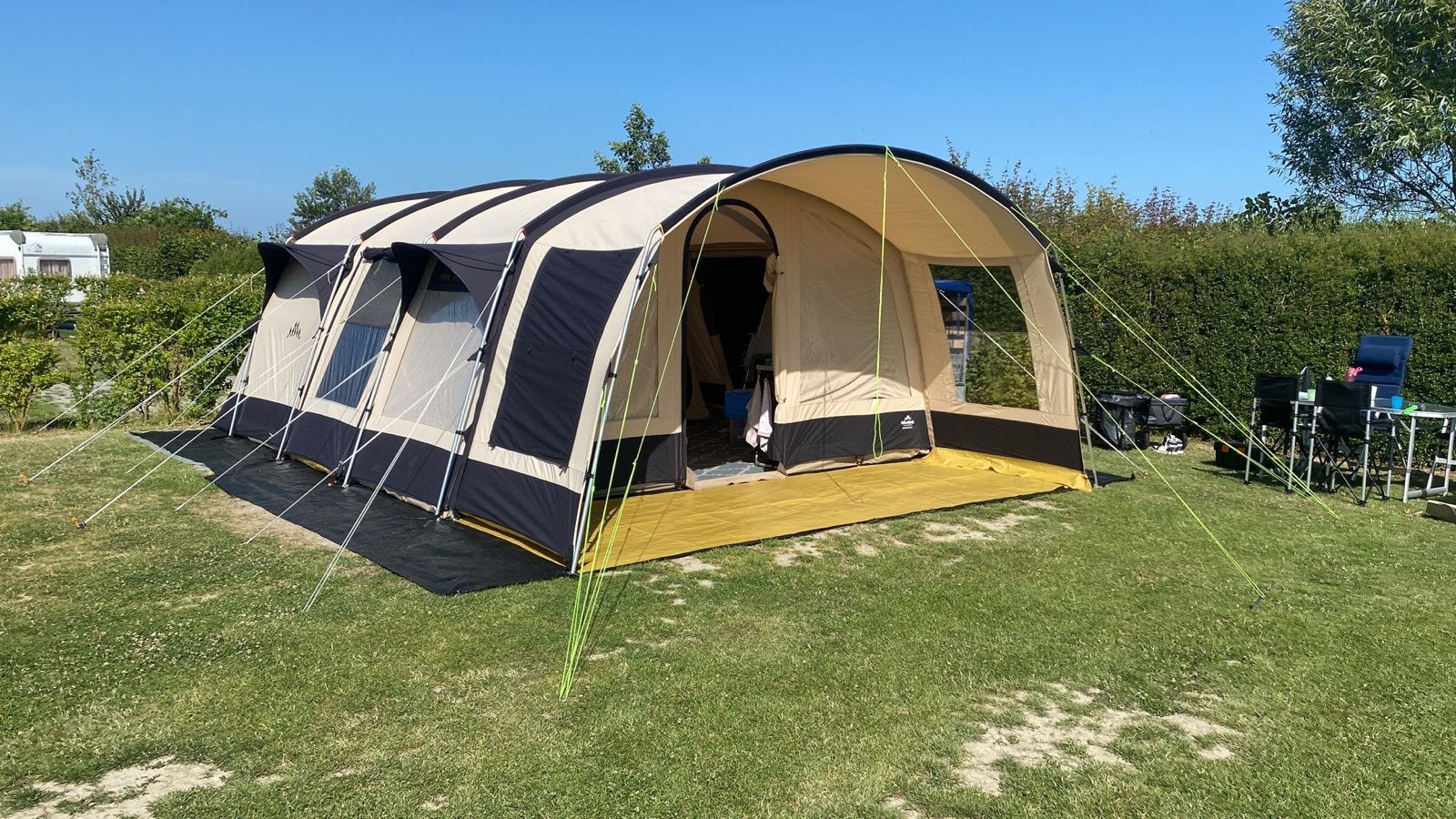 Amazonas 600 tunneltent met vloerkleed, Caravans en Kamperen, Tenten, Ophalen, Gebruikt, Meer dan 6