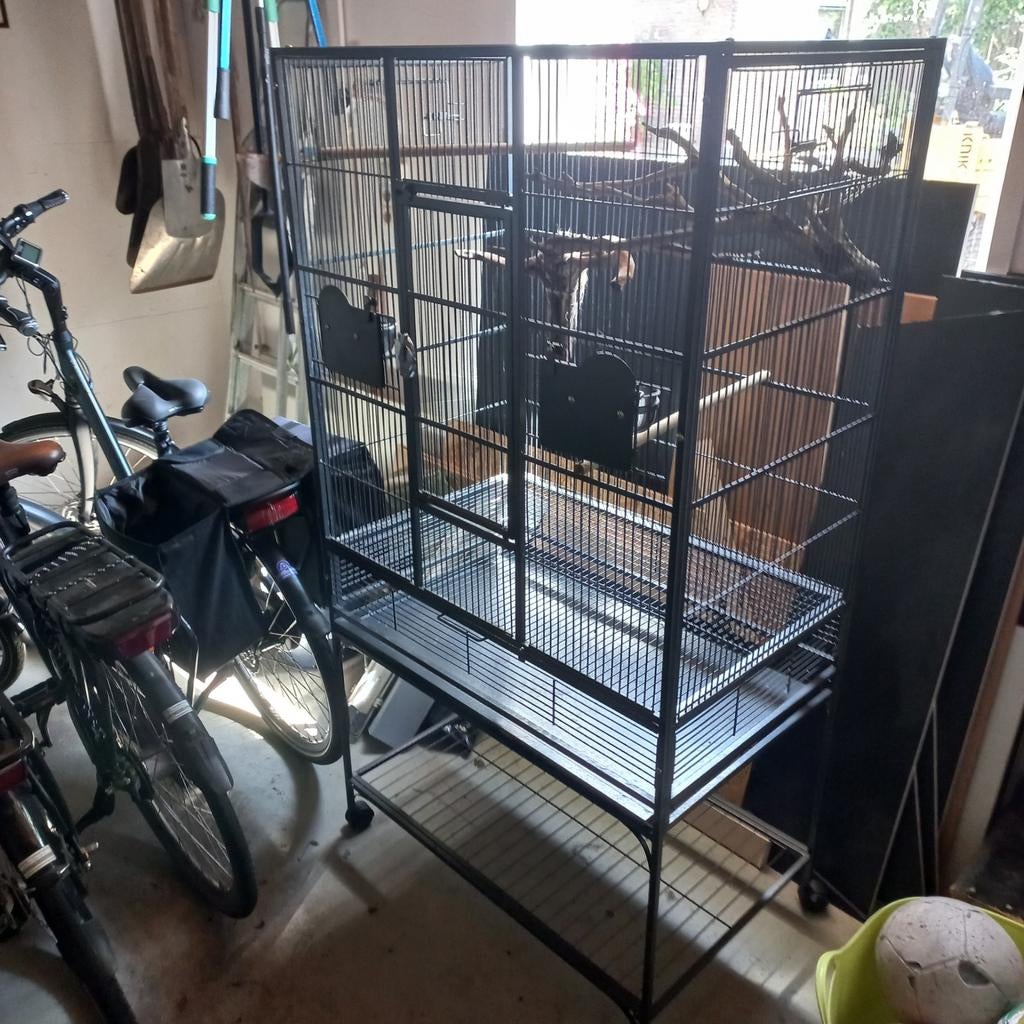 Vogelkooi met toebehoren, Ophalen, Gebruikt, Metaal, Vogelkooi