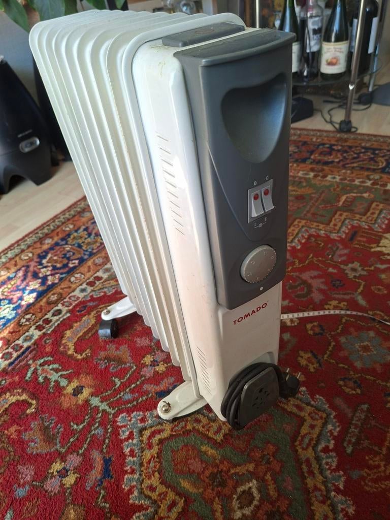 Tomado Elektrische Kachel - 2000W Oliegevulde Radiator, Ophalen, Gebruikt, Kachel, Minder dan 60 cm