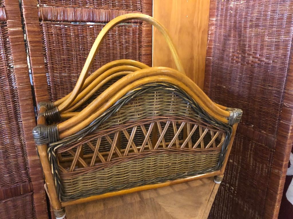 Brocante Rotan Krantenbak / Lectuurbak / Magazineholder., Ophalen of Verzenden