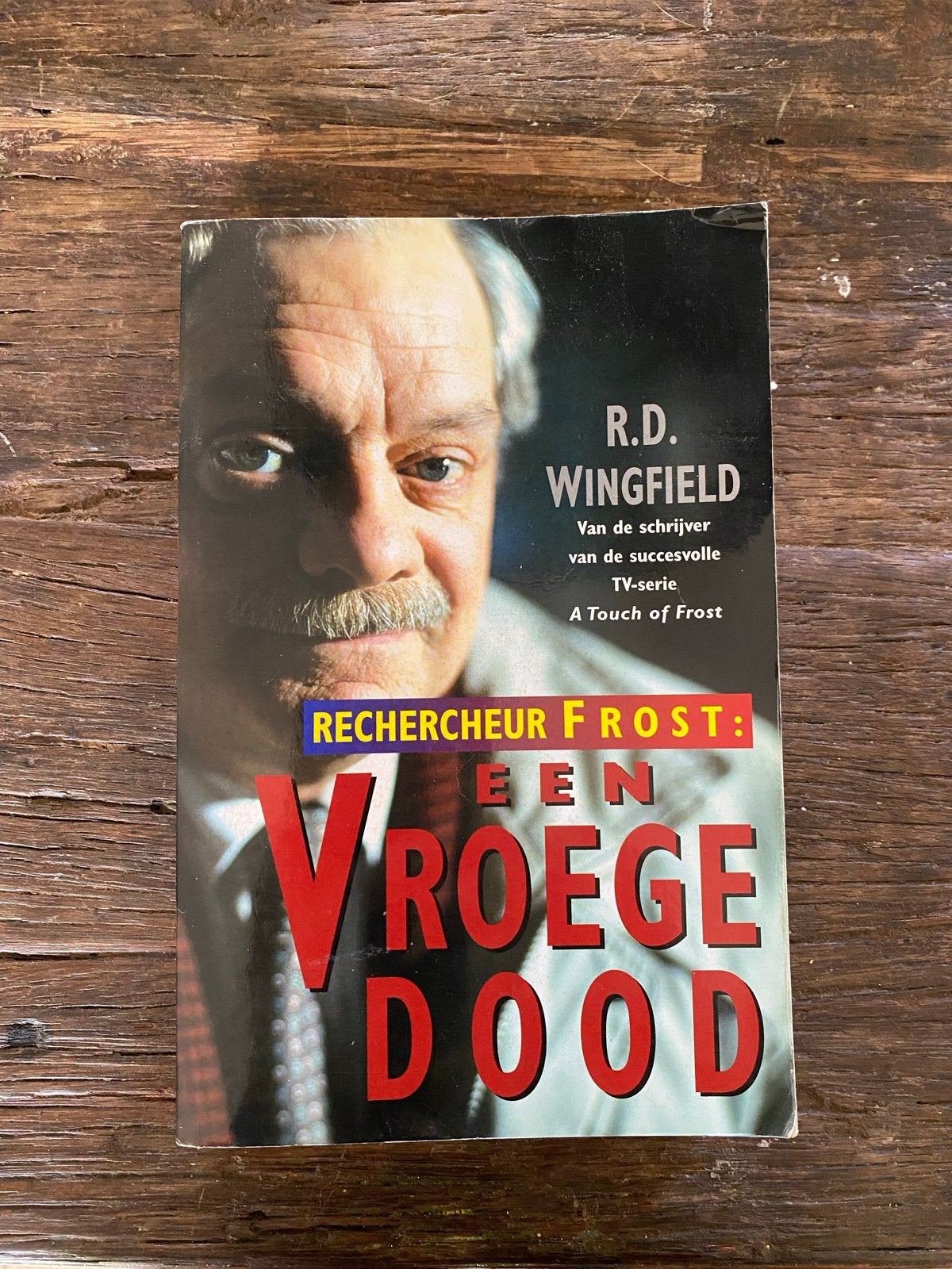 Rechercheur Frost: Een Vroege Dood - R.D. Wingfield, Boeken, Ophalen of Verzenden, Gelezen, Tv-bewerking