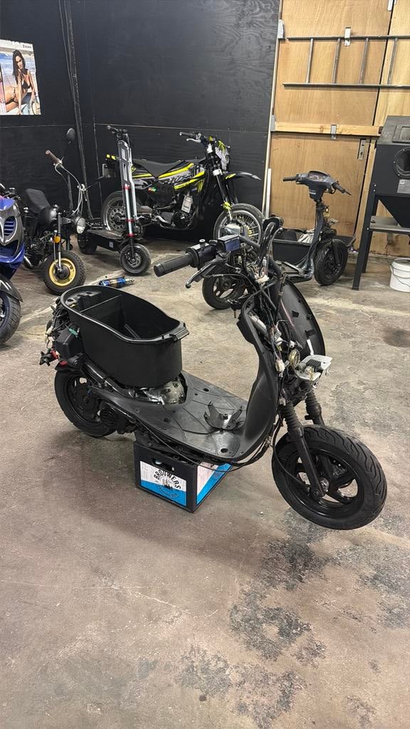 Sym mio 100cc, Ophalen of Verzenden, Zo goed als nieuw, Benzine