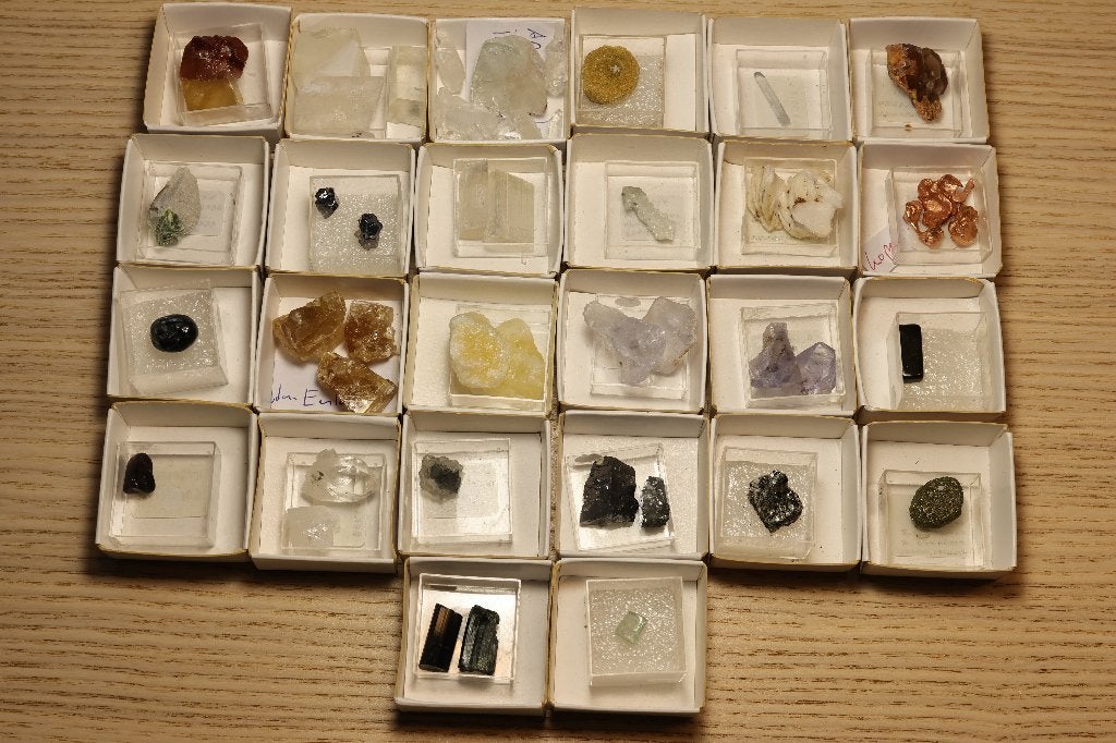 MP06. Diverse kleine mineralen (50 stuks!), Verzamelen, Ophalen of Verzenden, Mineraal