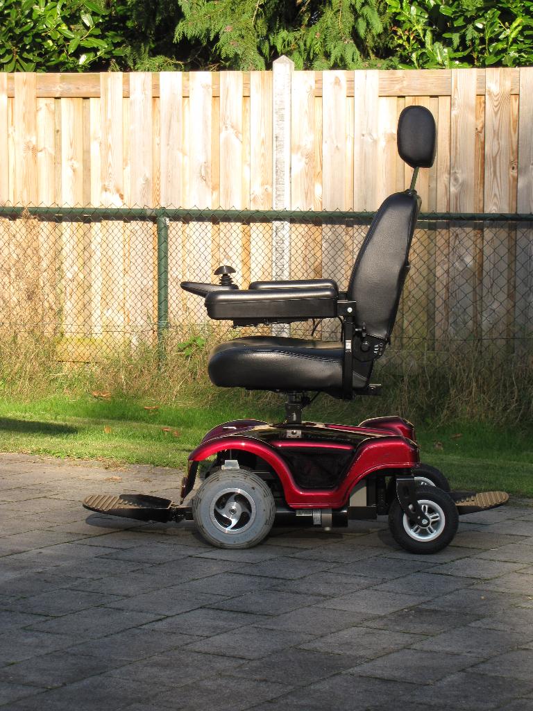 kleine elektrische rolstoel, Diversen, Ophalen, Zo goed als nieuw, Elektrische rolstoel