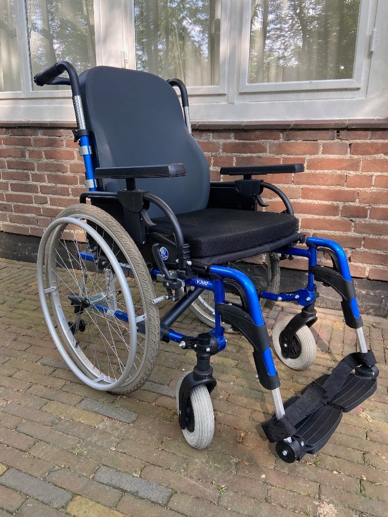 lichtgewicht alumin. rolstoel Vermeiren V300 DL, Diversen, Ophalen, Inklapbaar, Zo goed als nieuw, Duwrolstoel