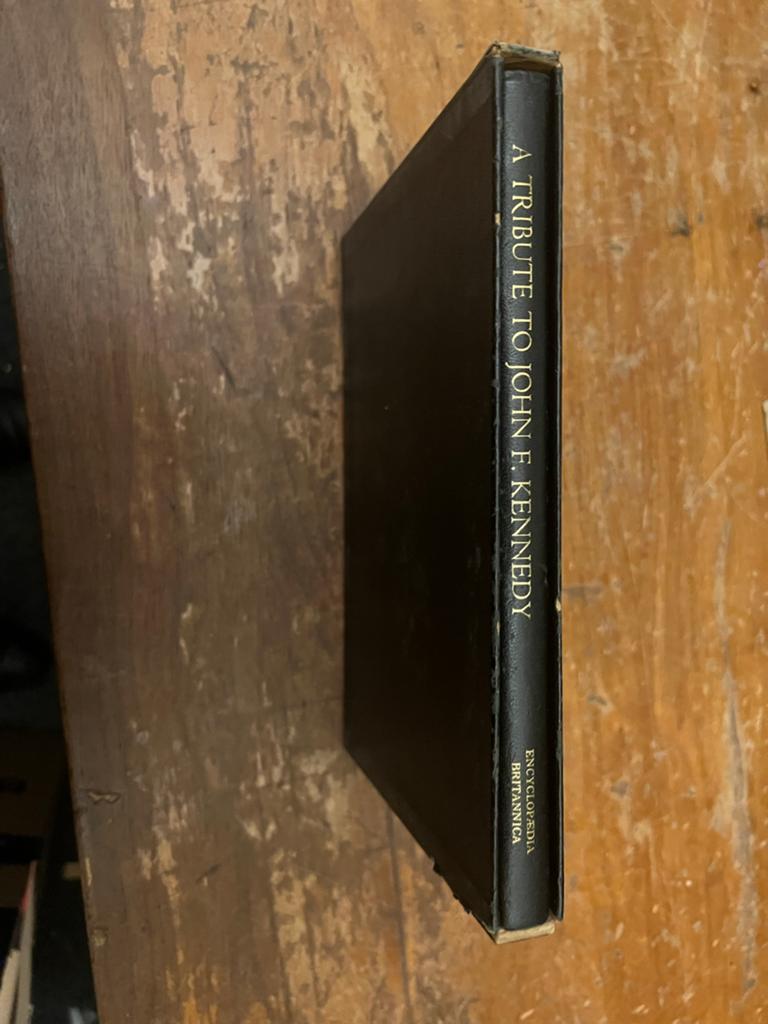 A Tribute to John F. Kennedy - Encyclopedia Britannica, Boeken, Ophalen, Zo goed als nieuw, Politiek
