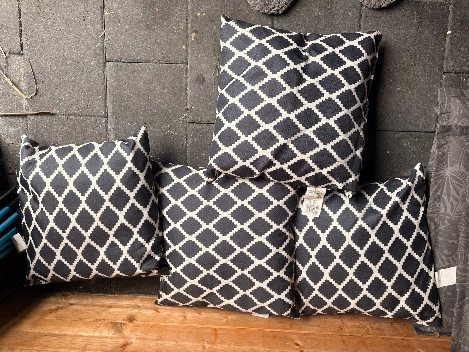 Set van 4 buitenkussens met geometrisch patroon, Huis en Inrichting, Ophalen, Gebruikt, Zwart, Vierkant