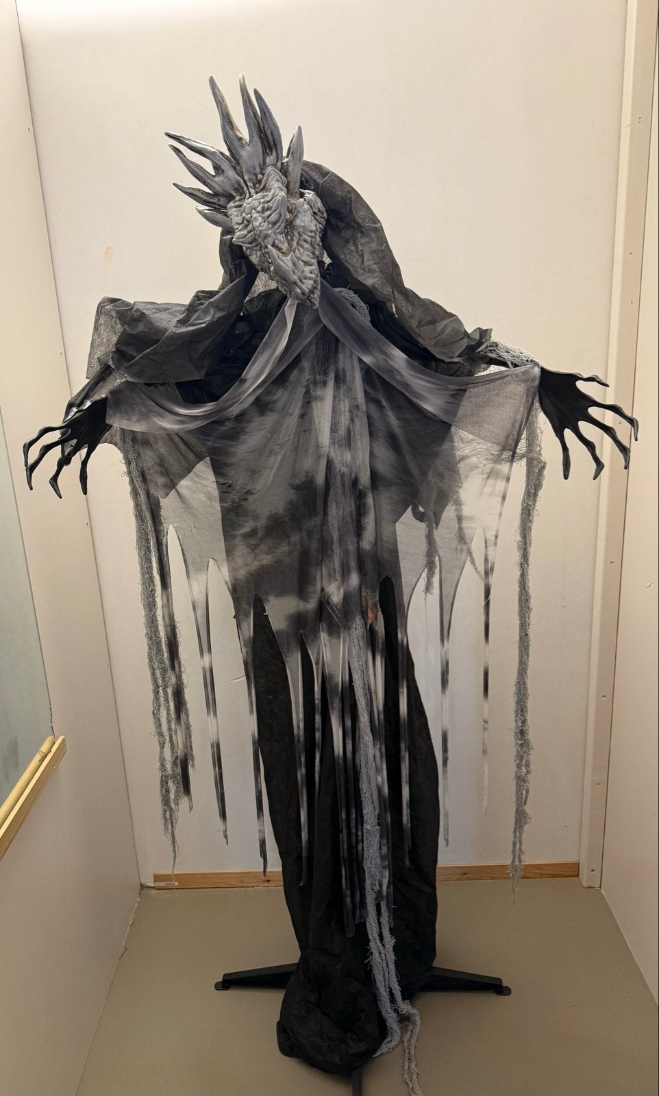 Halloween Draak 1.20m Hoog - Bewegend Decoratie, Ophalen of Verzenden, Nieuw, Versiering, Halloween of Griezel