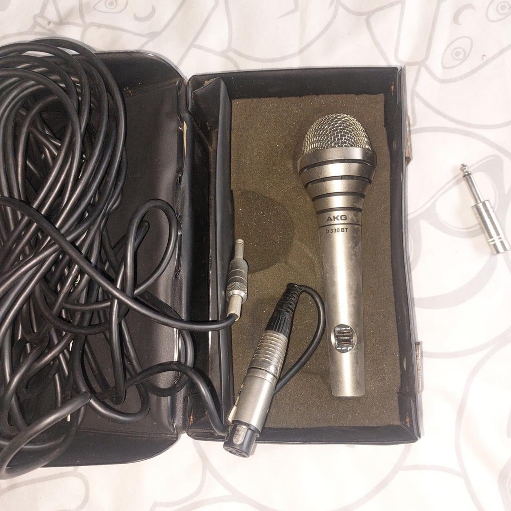 AKG D 330 BT Zangmicrofoon met kabel en koffer, Muziek en Instrumenten, Microfoons, Ophalen, Gebruikt, Zangmicrofoon