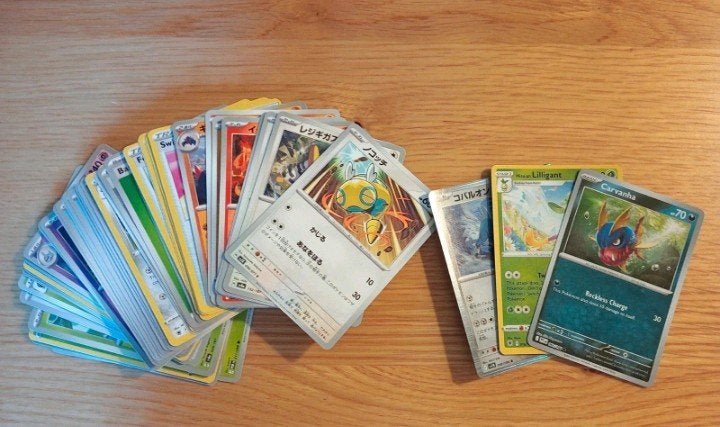 50 Verschillende Kaarten (Engels, Japans, Koreaans) + 3 Holo, Ophalen of Verzenden, Gebruikt, Meerdere kaarten, Foil
