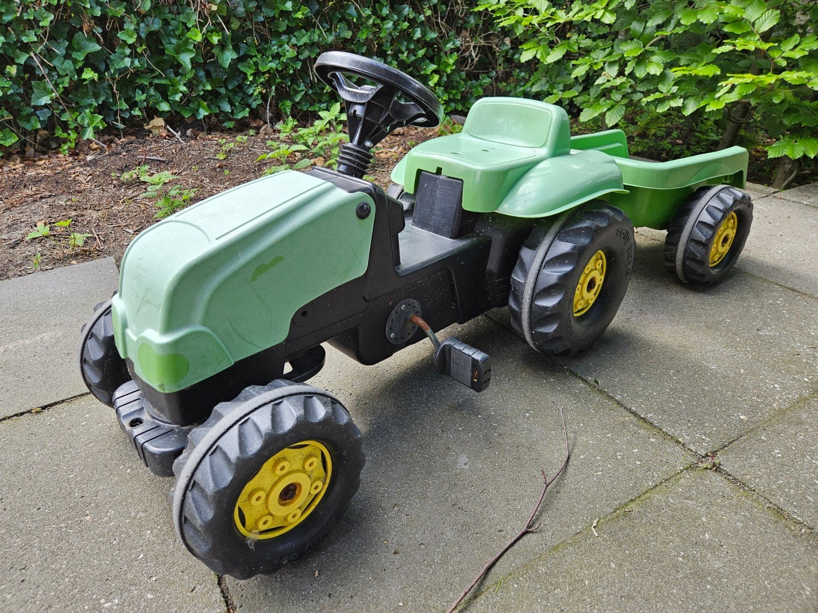 Groene traptractor met aanhanger voor kinderen, Kinderen en Baby's, Speelgoed | Buiten | Voertuigen en Loopfietsen, Ophalen, Gebruikt