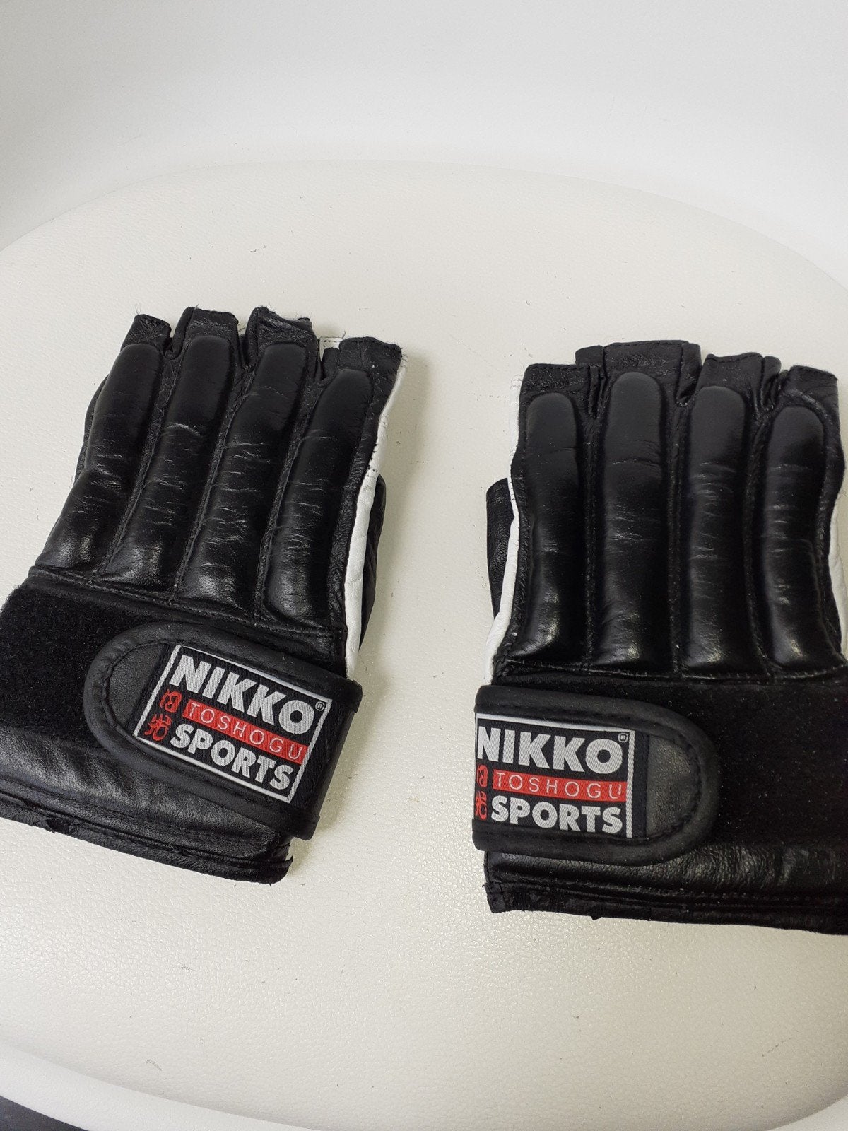 Nikko toshugo sports vechtsport handschoenen, Sport en Fitness, Gebruikt, Overige, Vechtsportkleding, Maat M