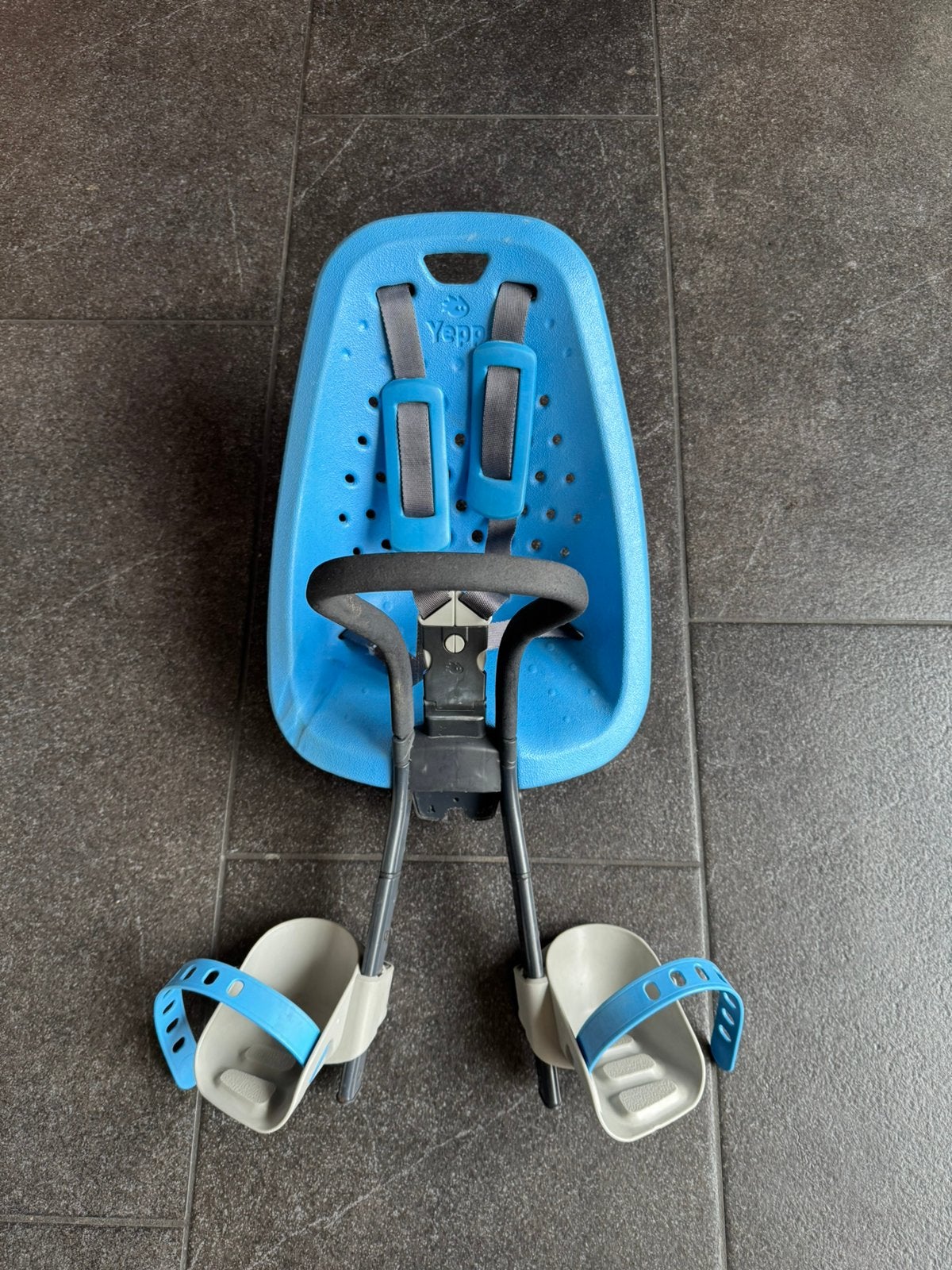 Mooi blauw Yepp kinderzitje / fietsstoeltje zgan, Fietsen en Brommers, Fietsaccessoires | Fietsstoeltjes, Ophalen, Zo goed als nieuw