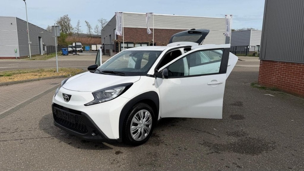 Foto 7 van Toyota Aygo X 1.0 VVT-i MT Play (bj 2024)