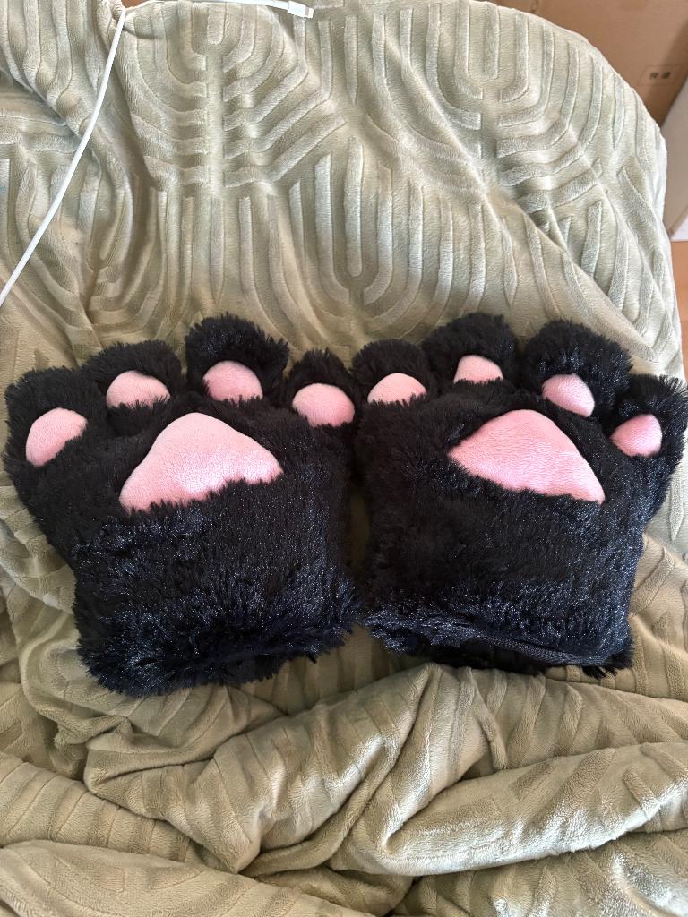 Fursuit handpaws, Hobby en Vrije tijd, Kostuums, Theaterbenodigdheden en LARP, Zo goed als nieuw, Overige typen, Ophalen of Verzenden